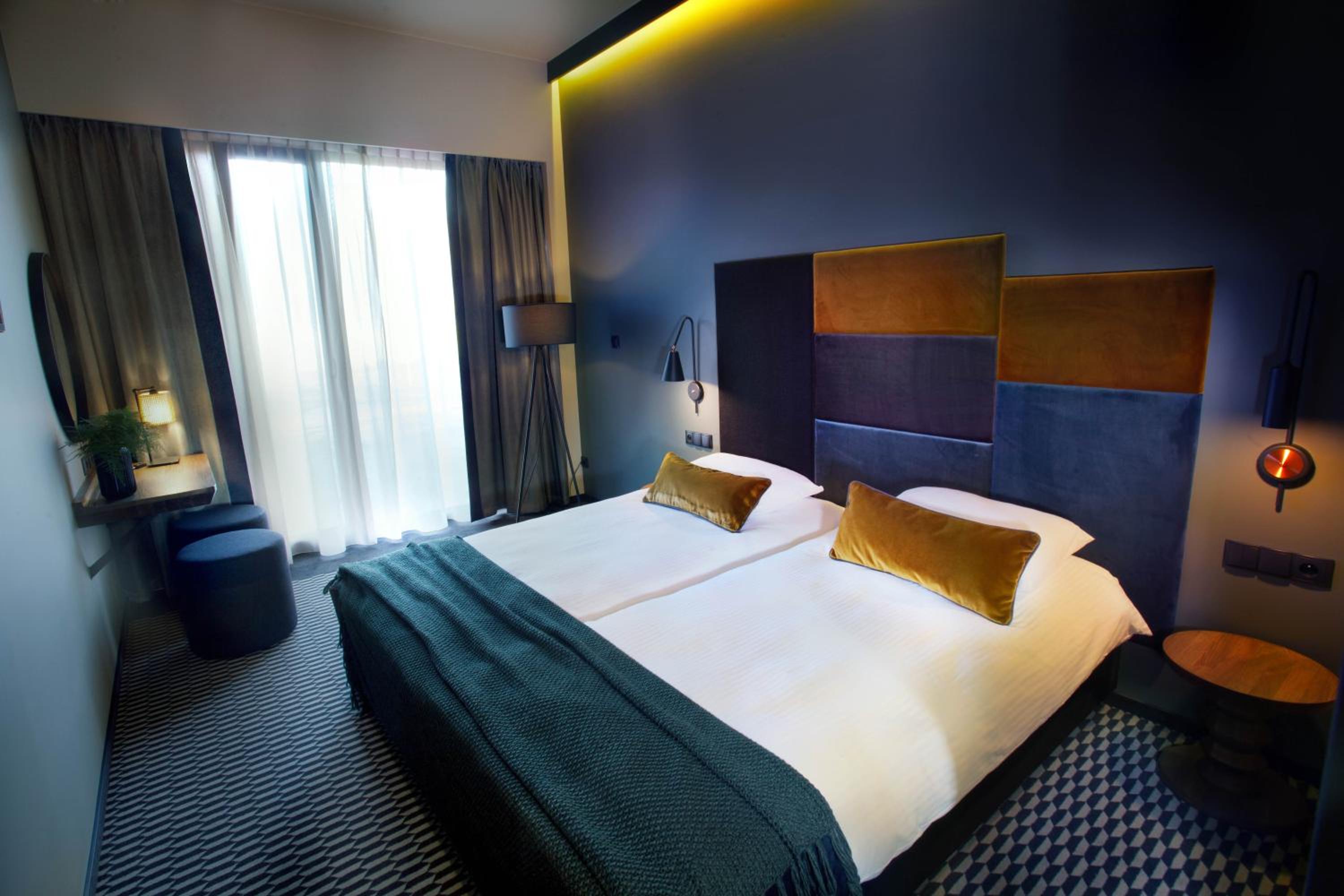 Standard Double/Twin Room - Photo 6