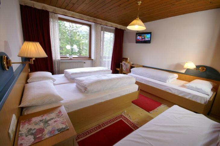 Quadruple Room with Balcony photo 1