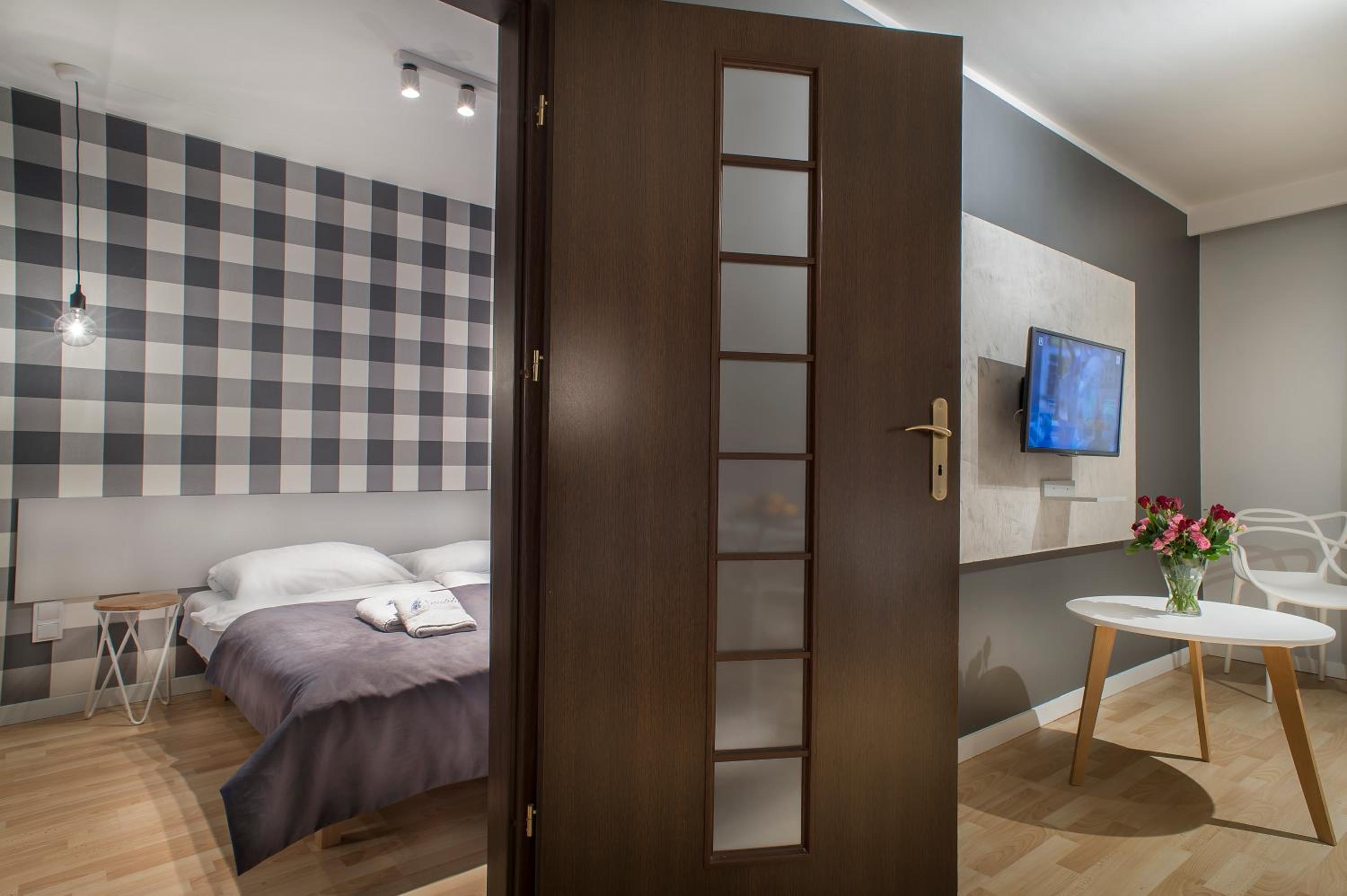 Apartment (2-4 Adults)