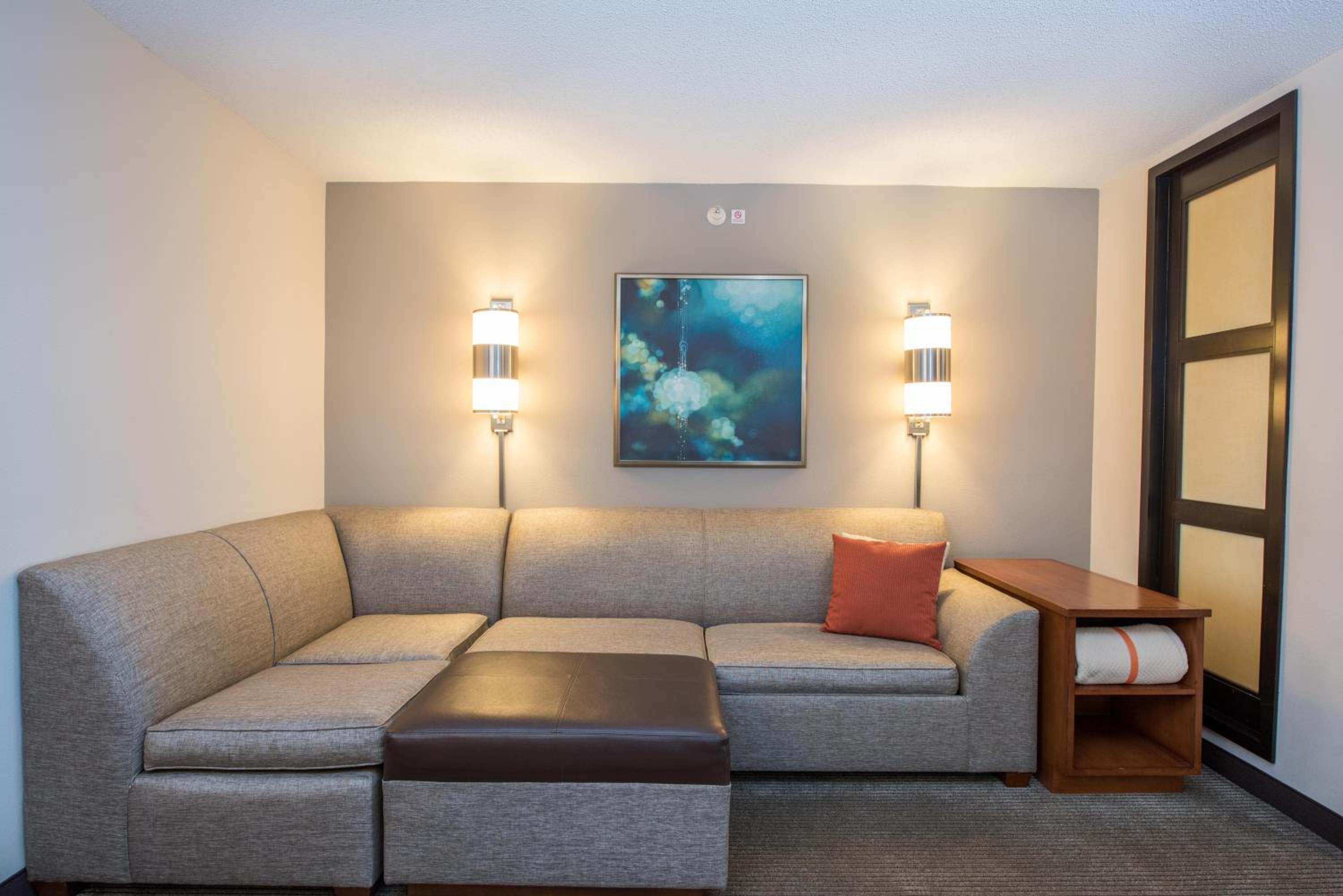 Double Room with Two Double Beds and Sofa Bed - Photo 4