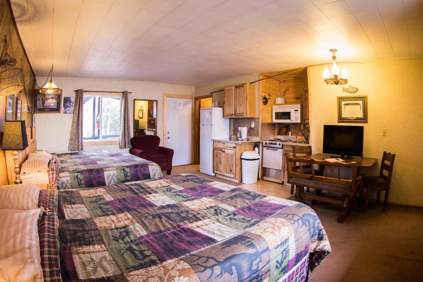 Deluxe Family Room (No Pets) photo 1