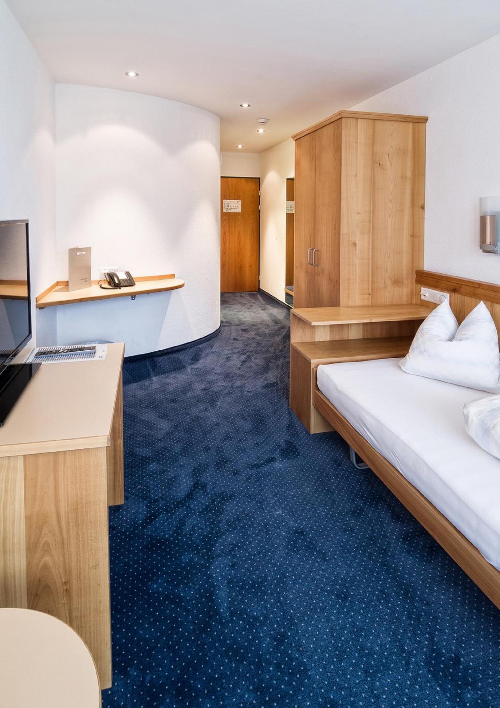 Single Room photo 2