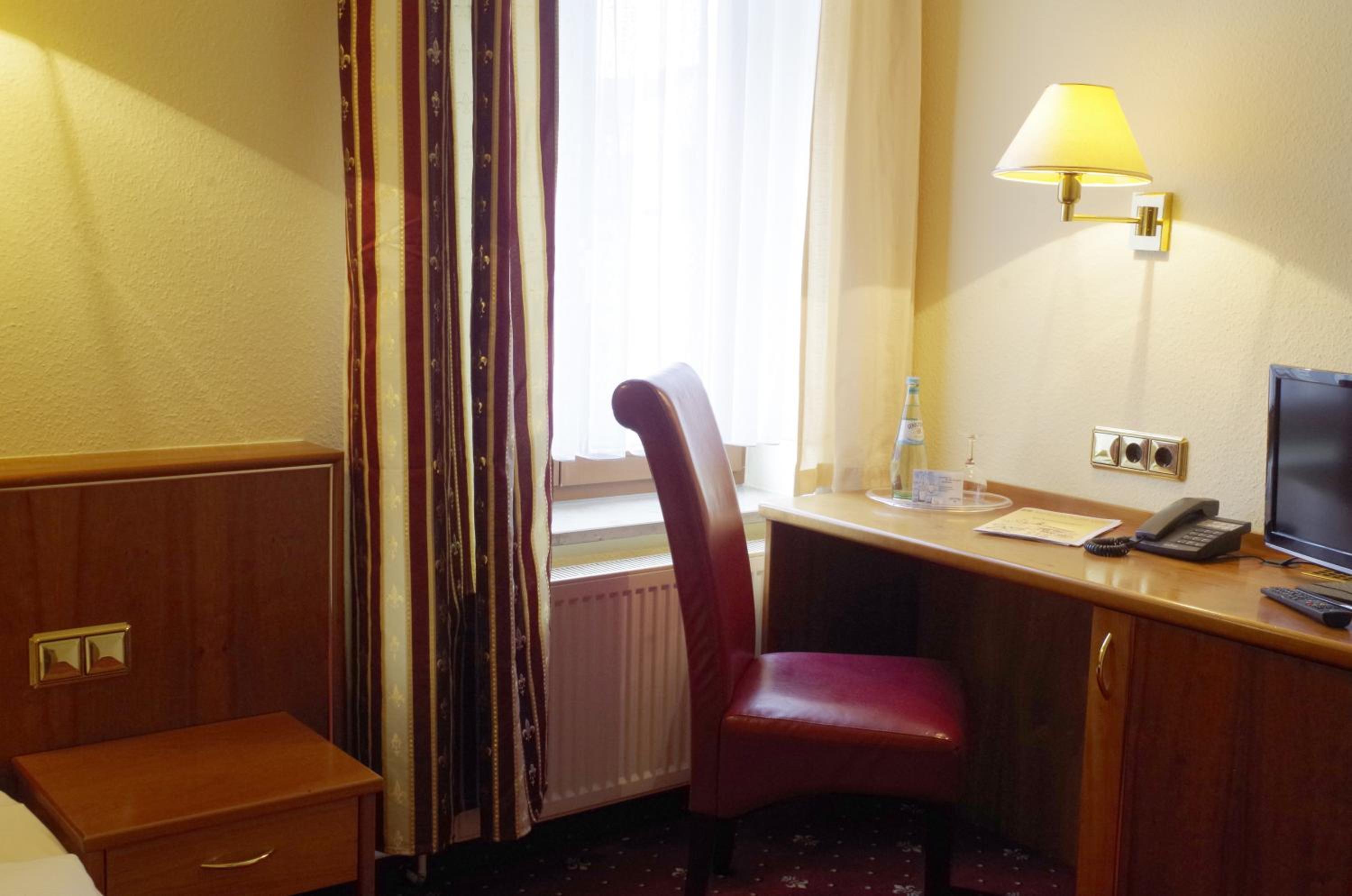 Double Room - Photo 6