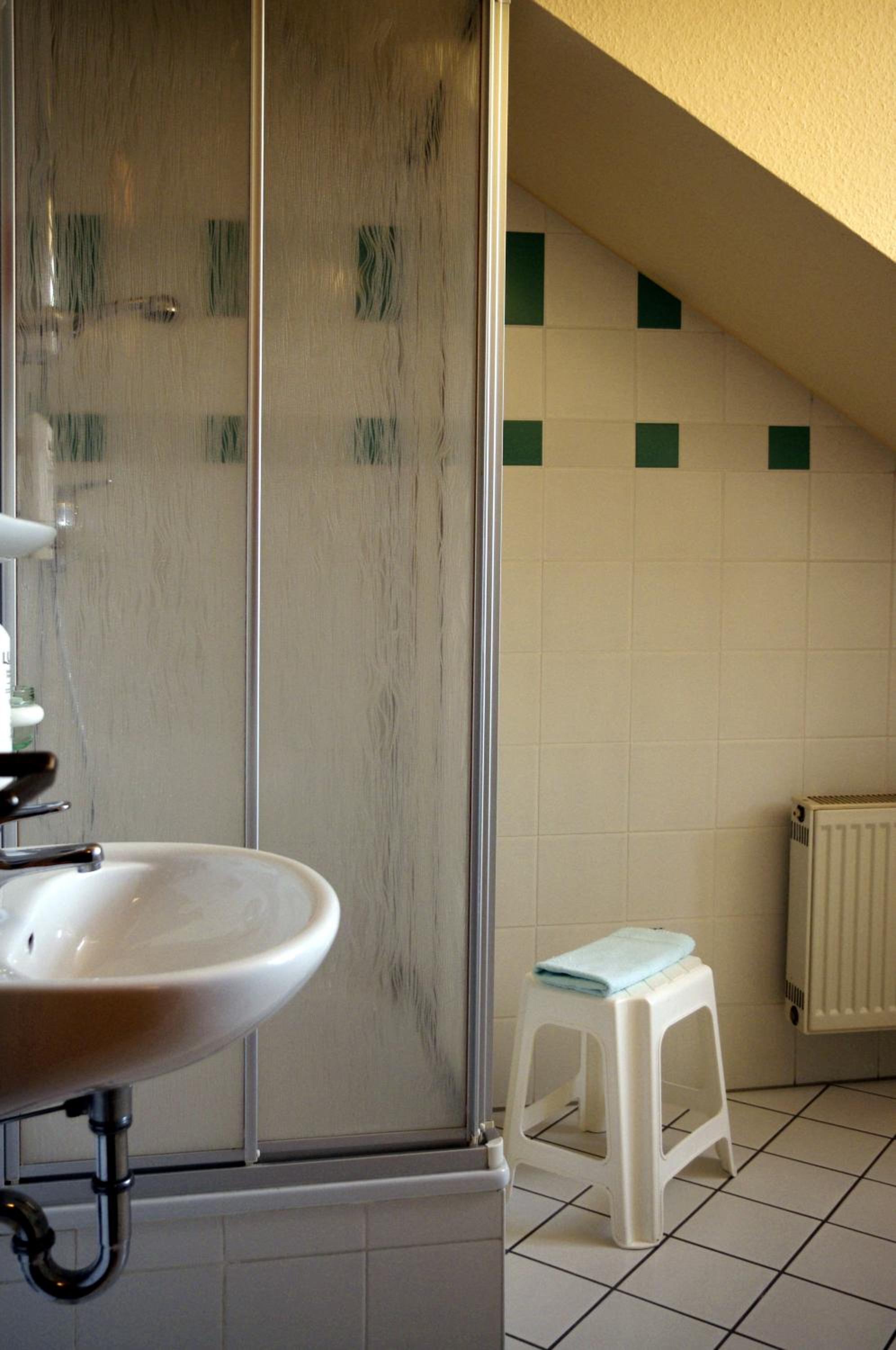 Family Room with disability access - Photo 4