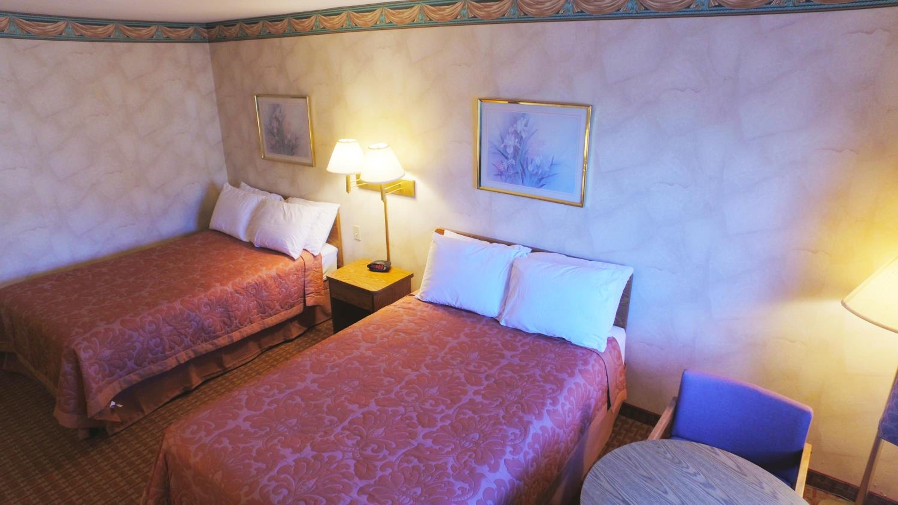 Double Room with Two Double Beds - Non-Smoking - Photo 2