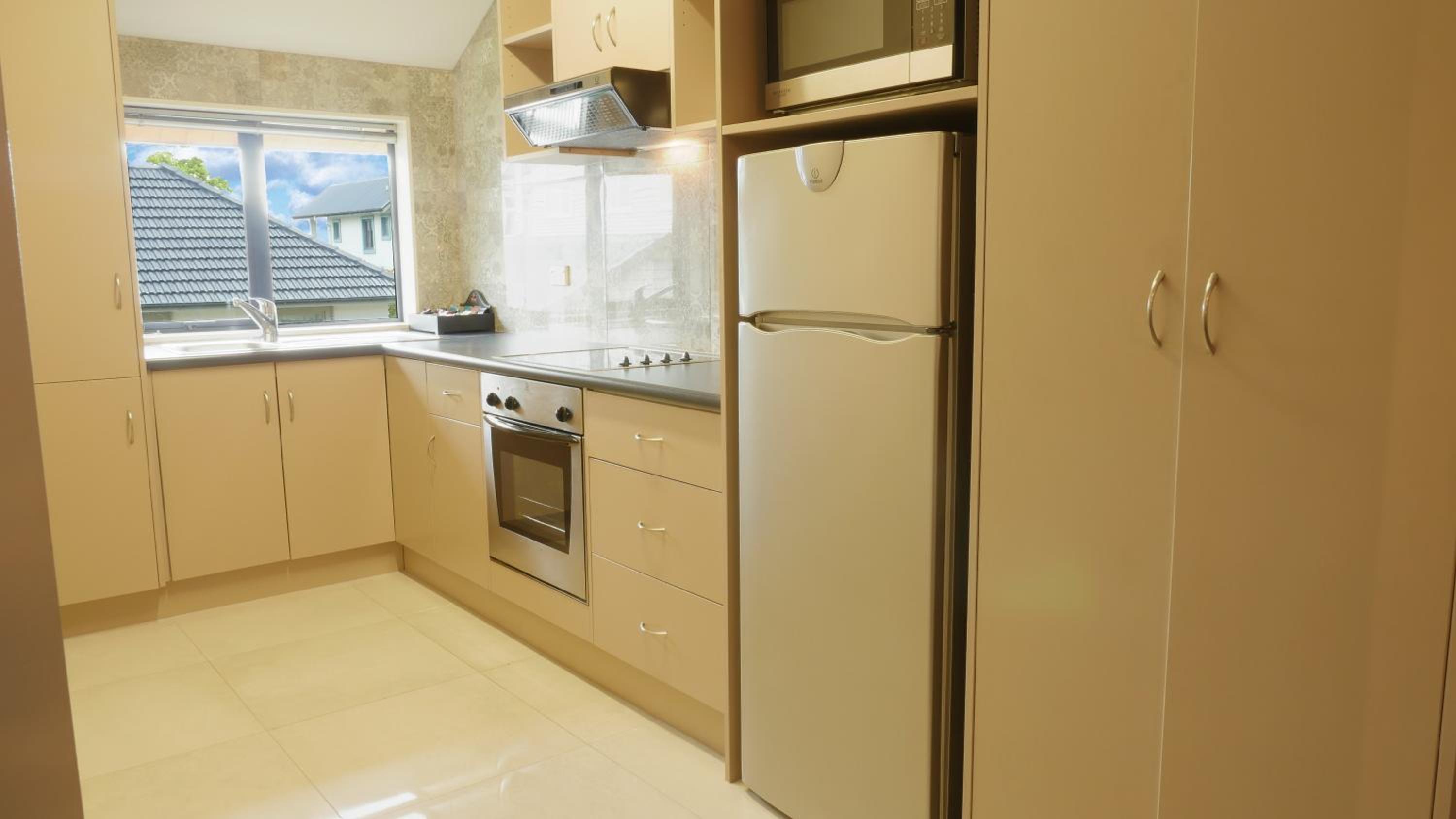 Deluxe Two-Bedroom Apartment - Photo 4