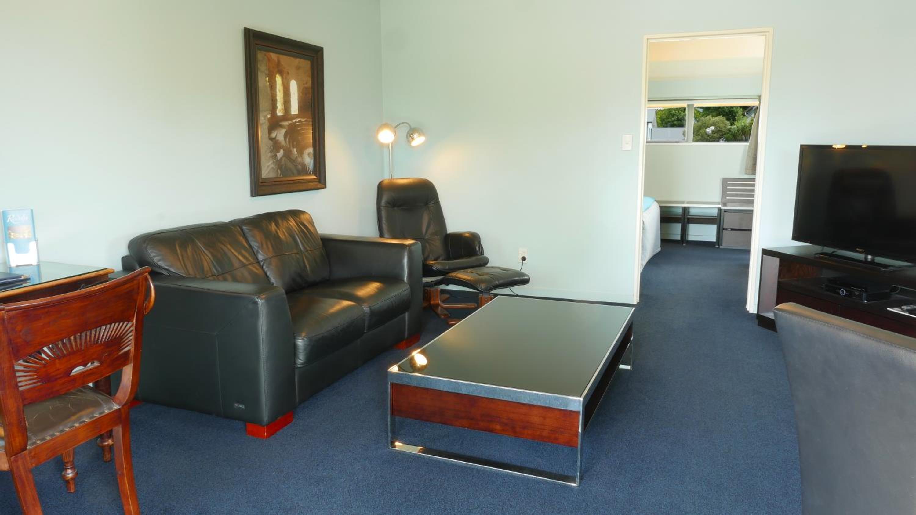 One-Bedroom Apartment - Photo 1