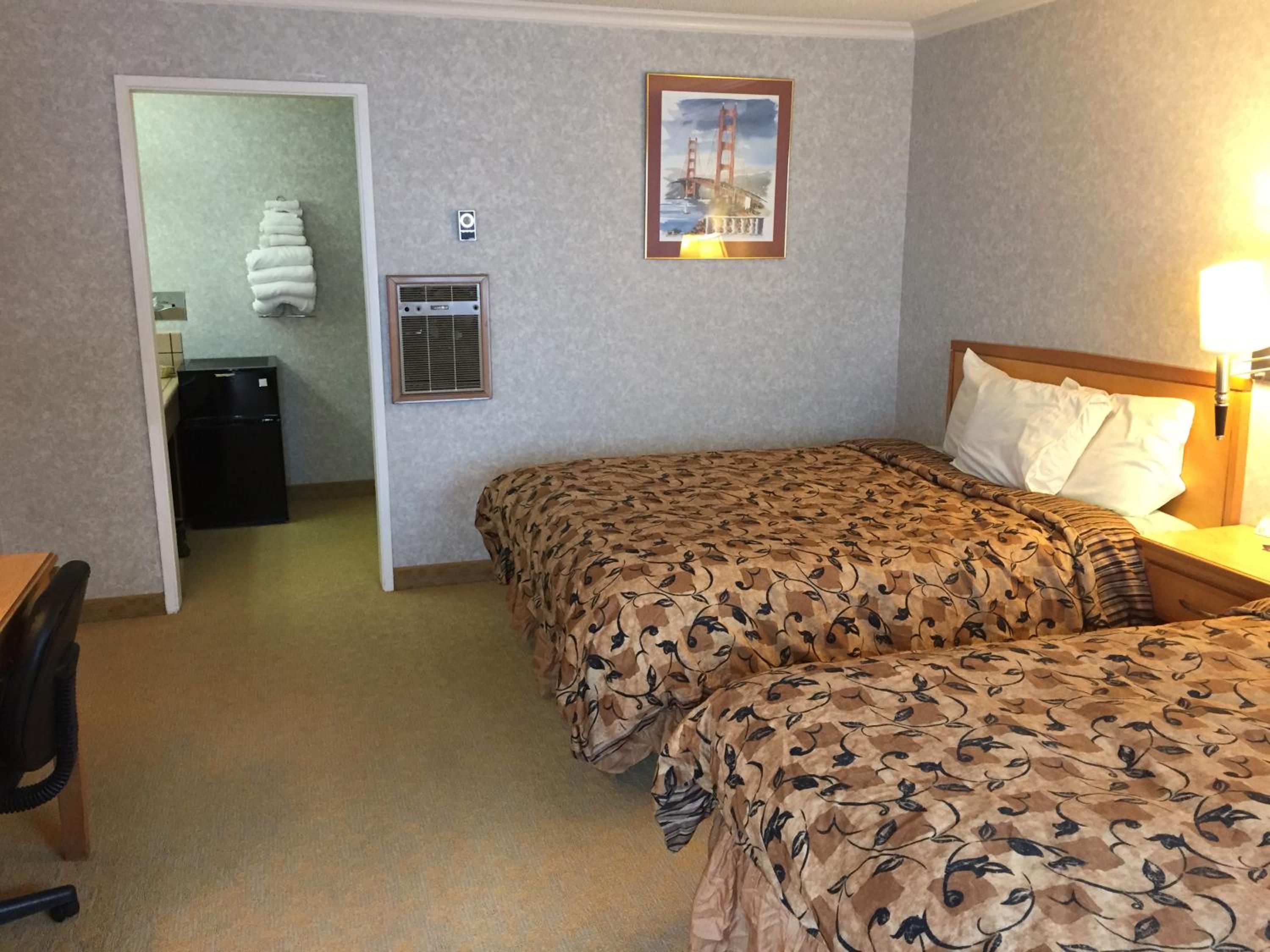 Queen Room with Two Queen Beds - Non-Smoking