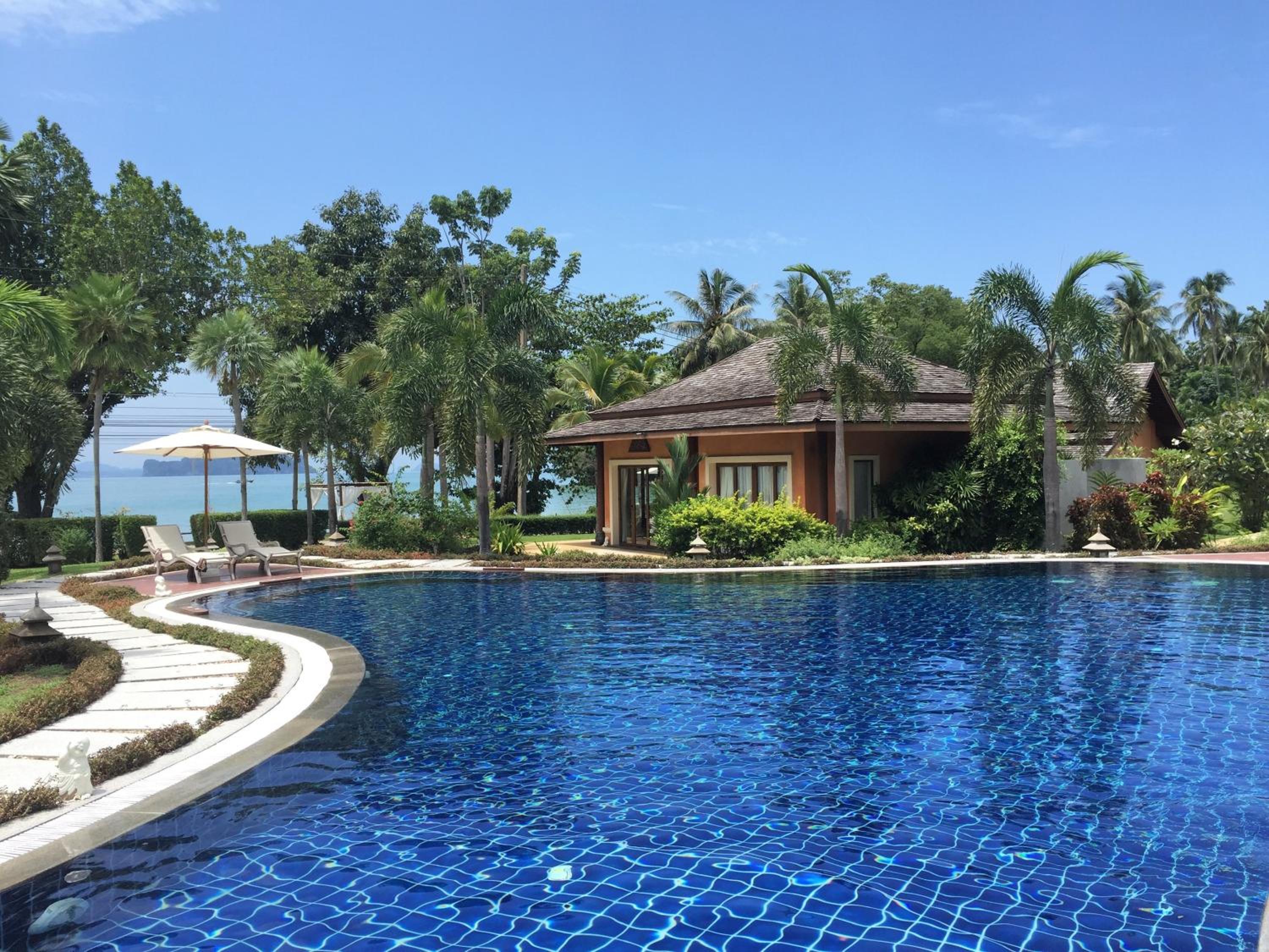 Deluxe Beach Suite - Photo 61