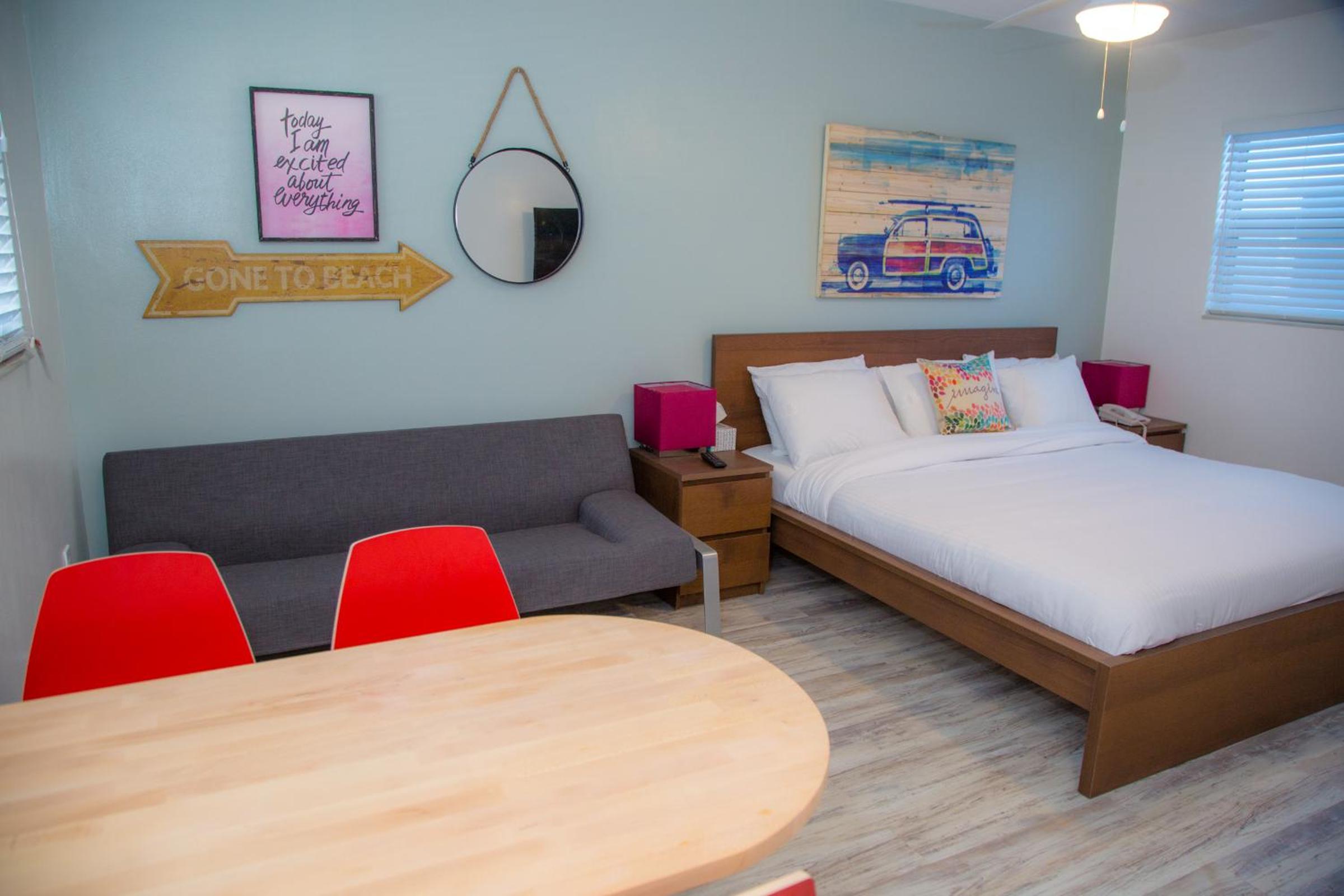 Pool Side Suite Queen - Photo 8