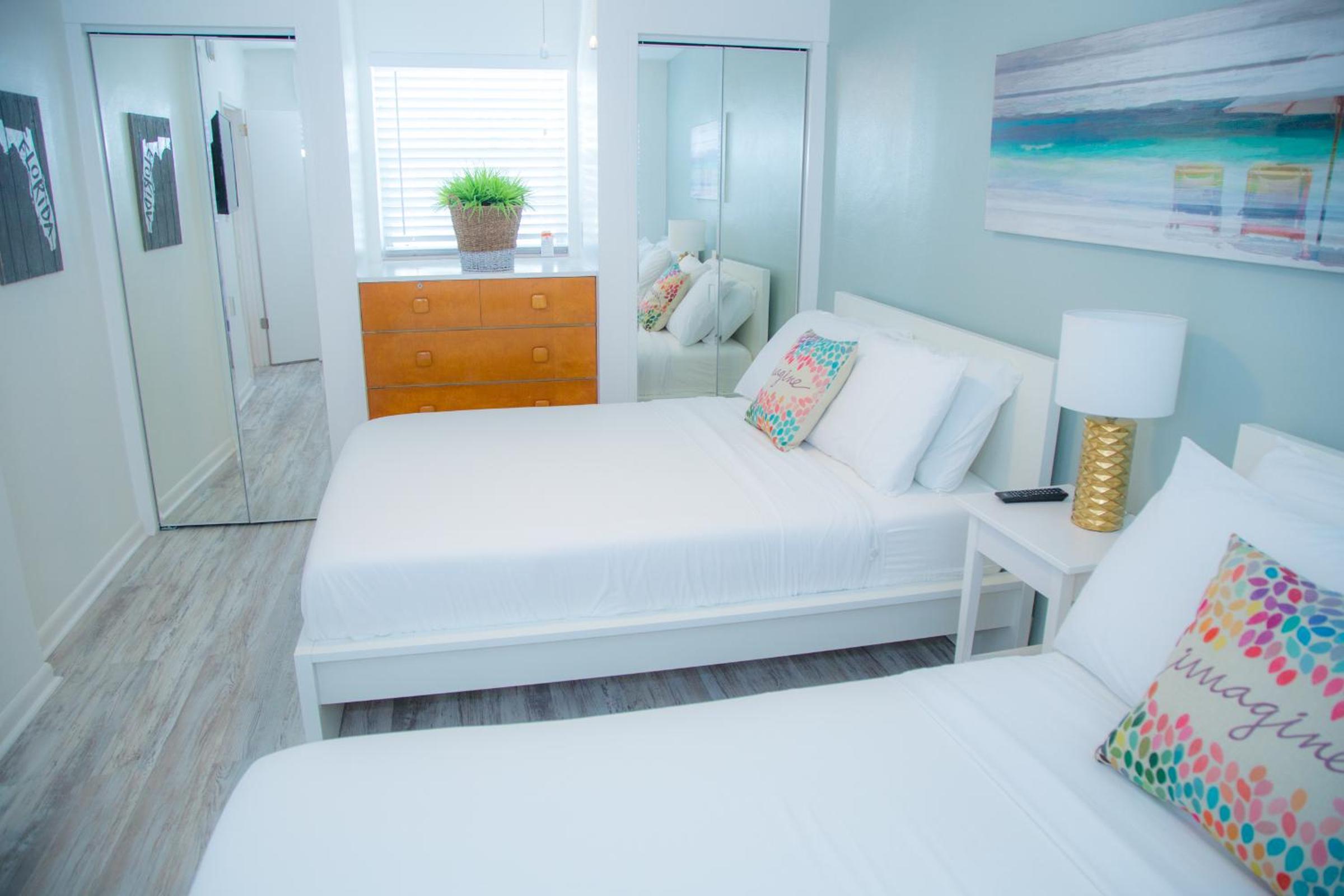 Grand Pool Side Suite Two Double Beds - Photo 1