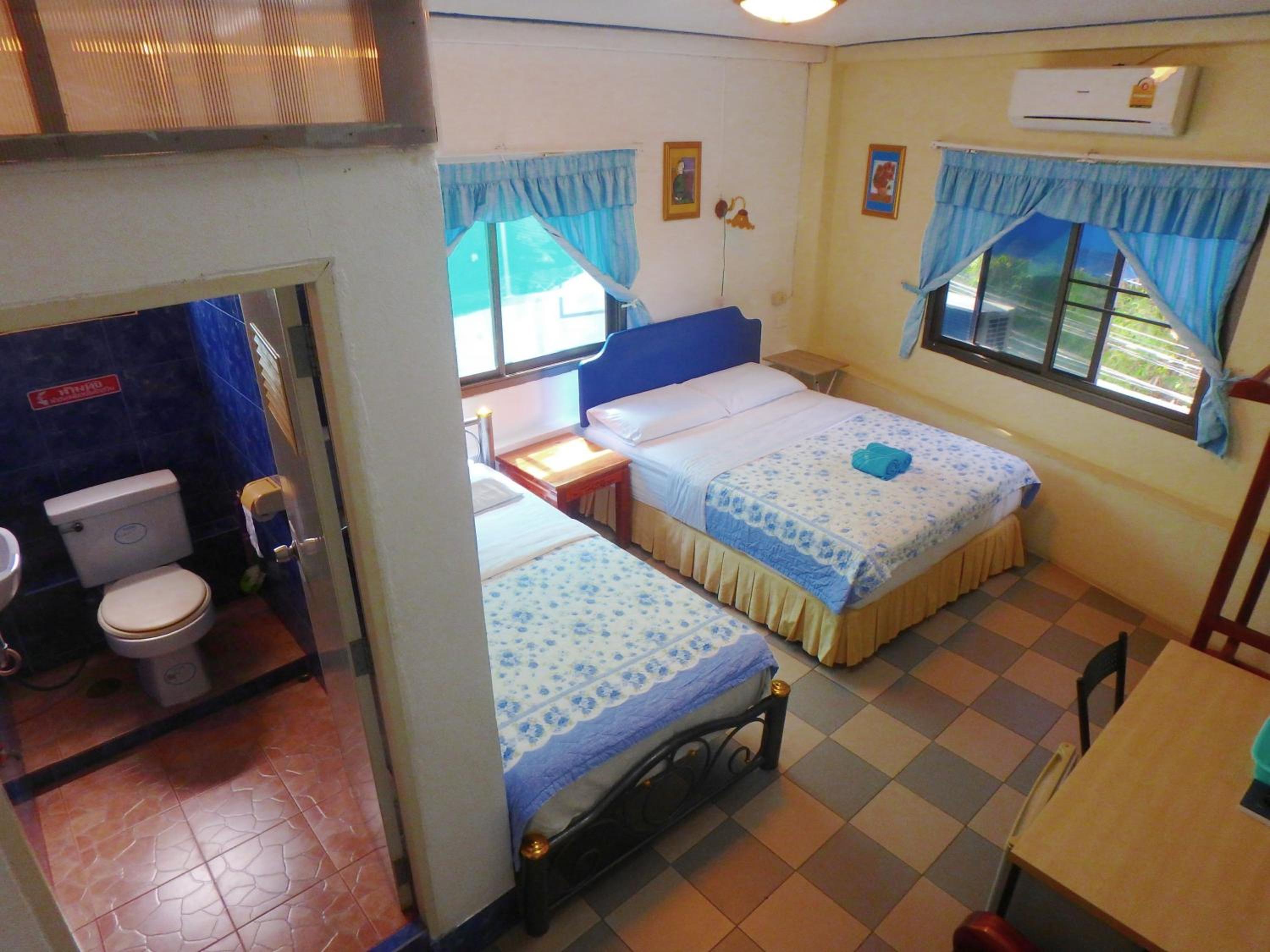 Deluxe Double Room with Extra Bed photo 3