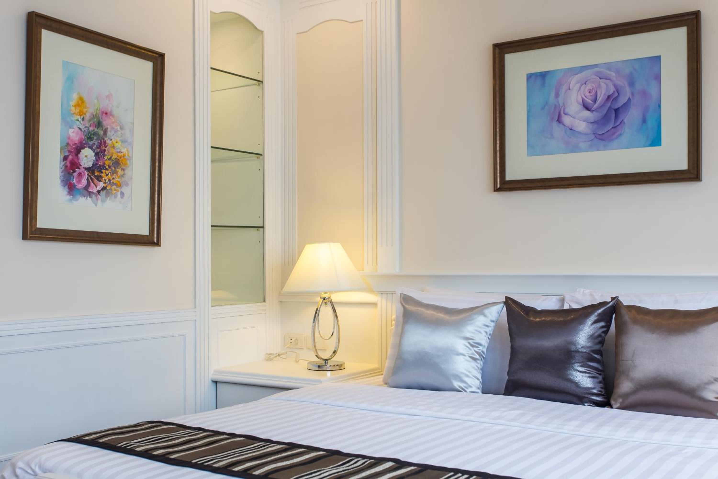 Deluxe King Room photo 1
