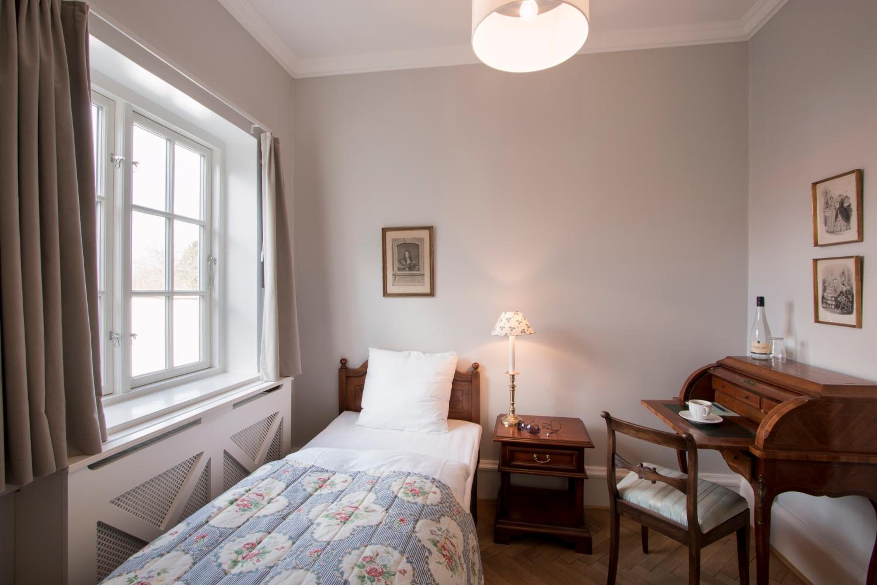 Single Room Main photo 1