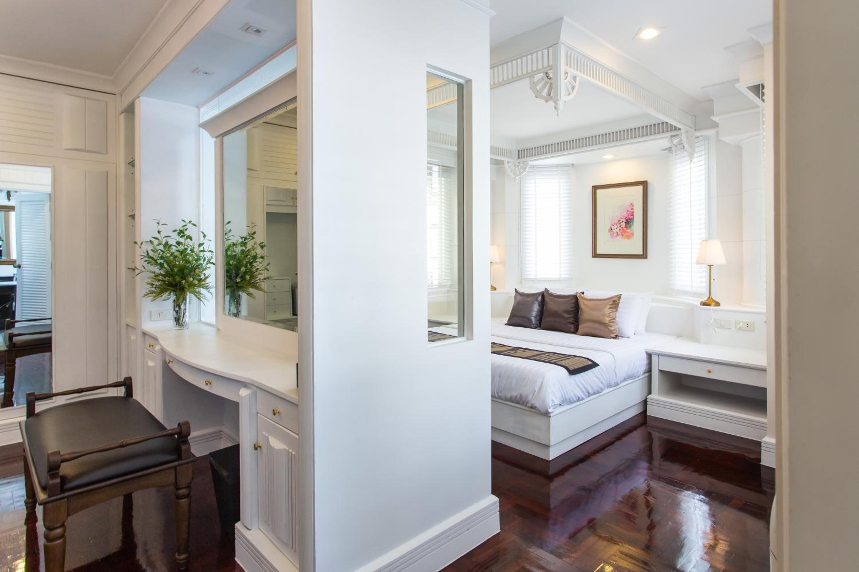 Deluxe Double Room with Balcony photo 2