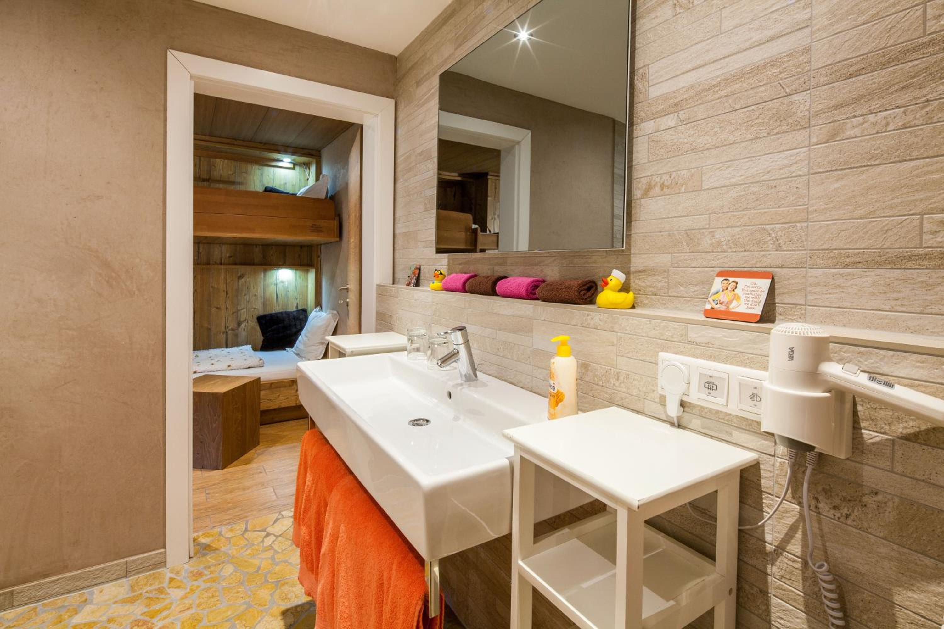 Family Room - Photo 8
