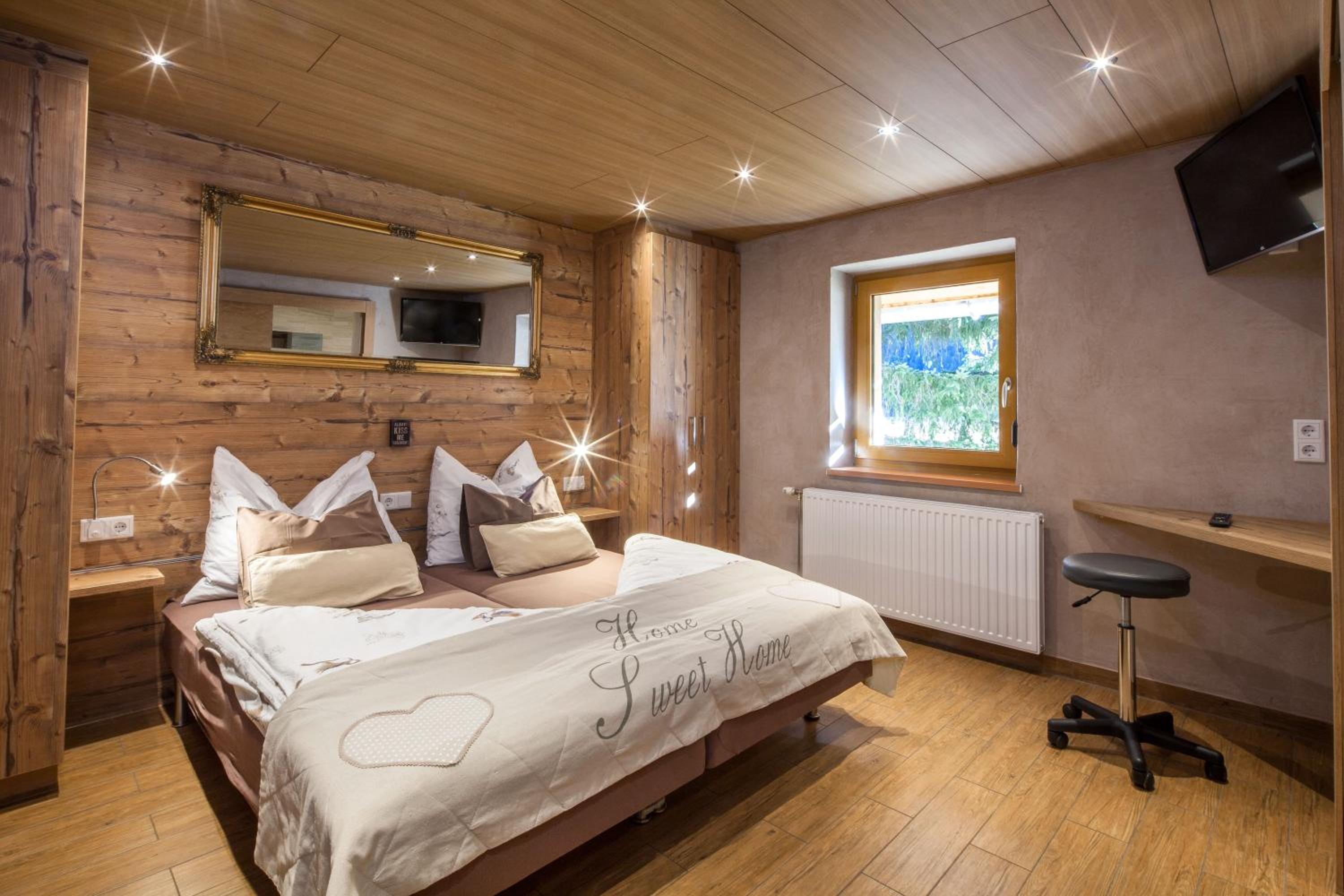 Double Room - Photo 14