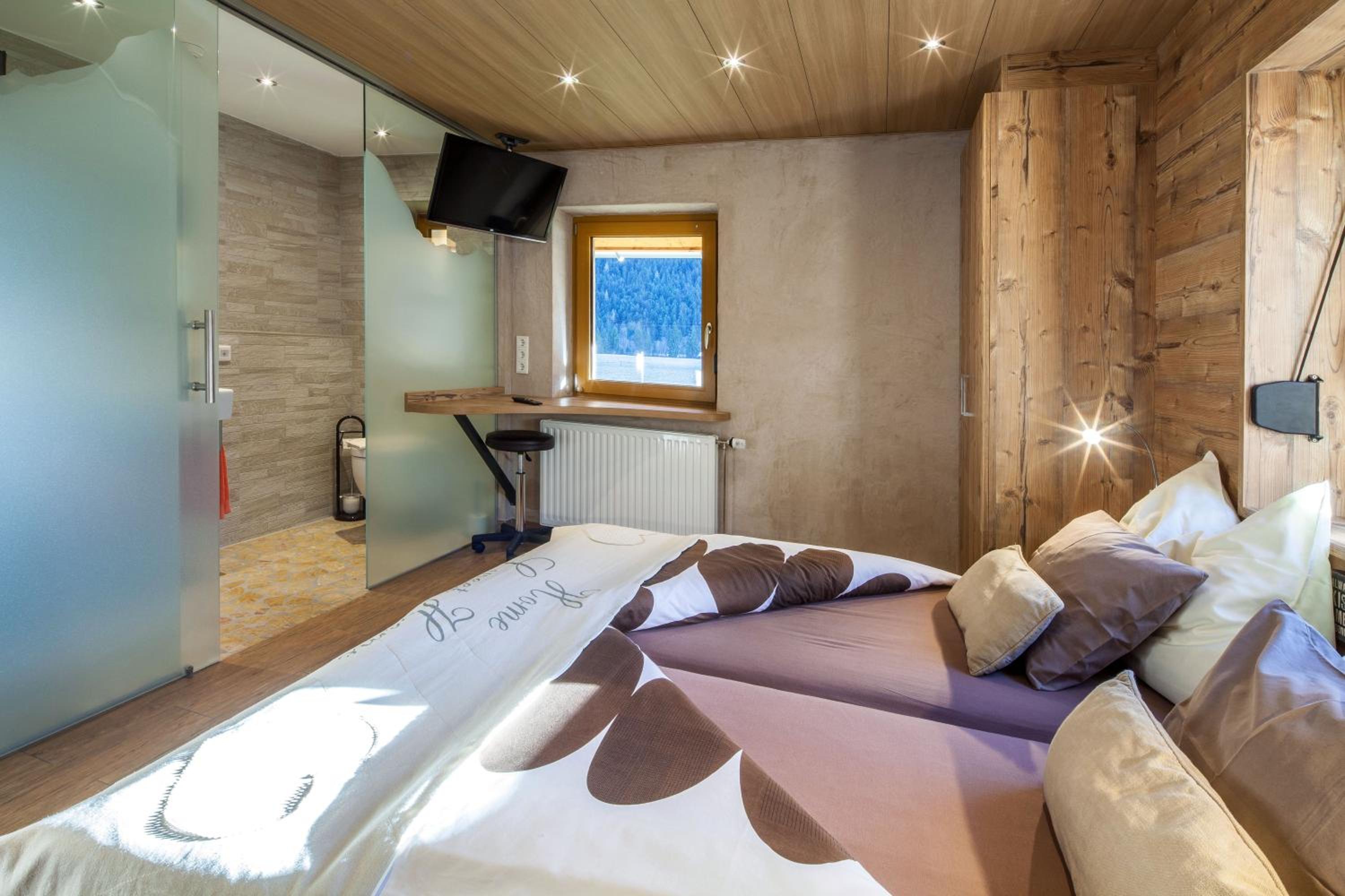 Double Room - Photo 15