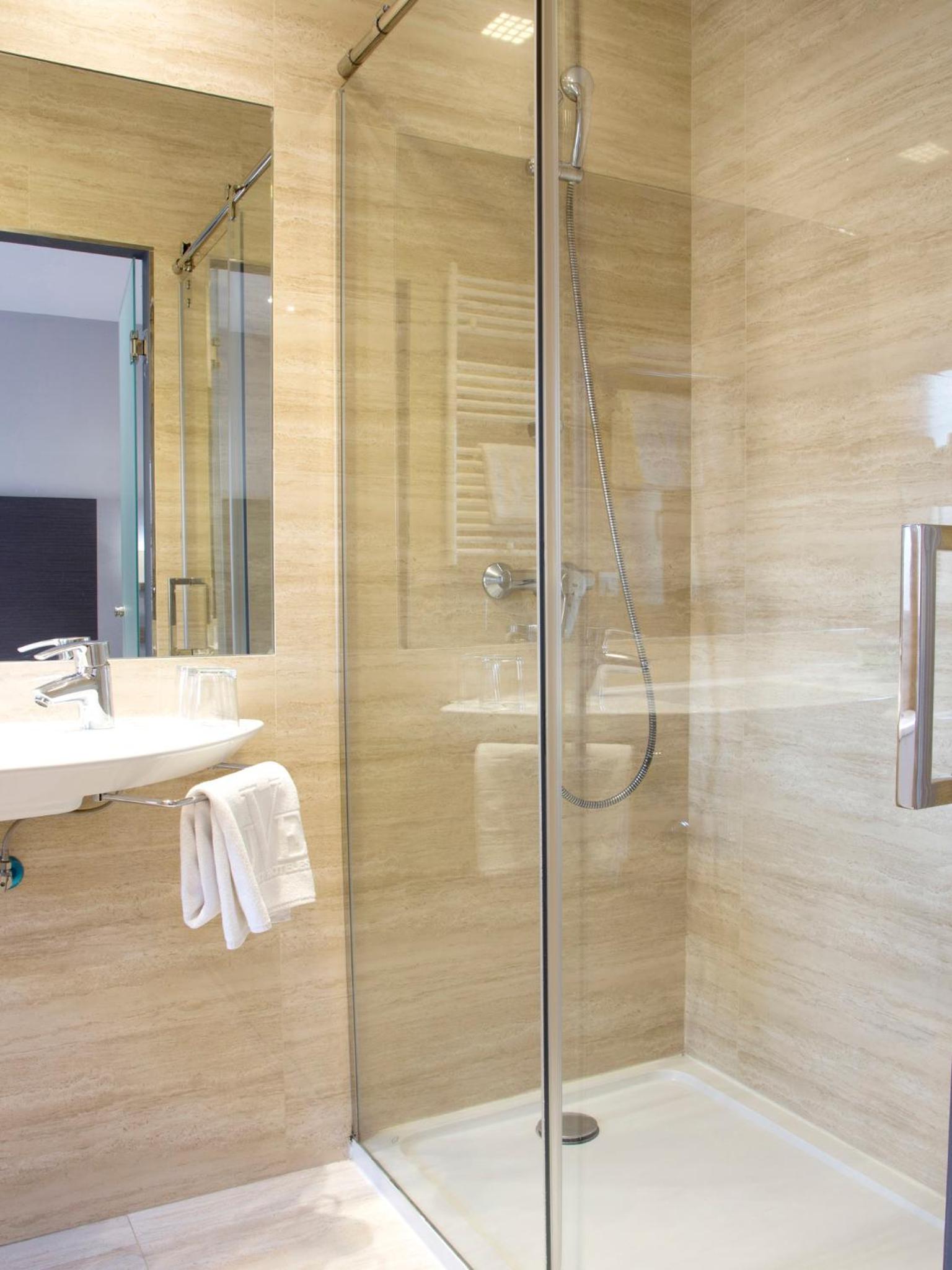 Habitación Doble o con Dos Camas Habitación Doble o con Dos Camas