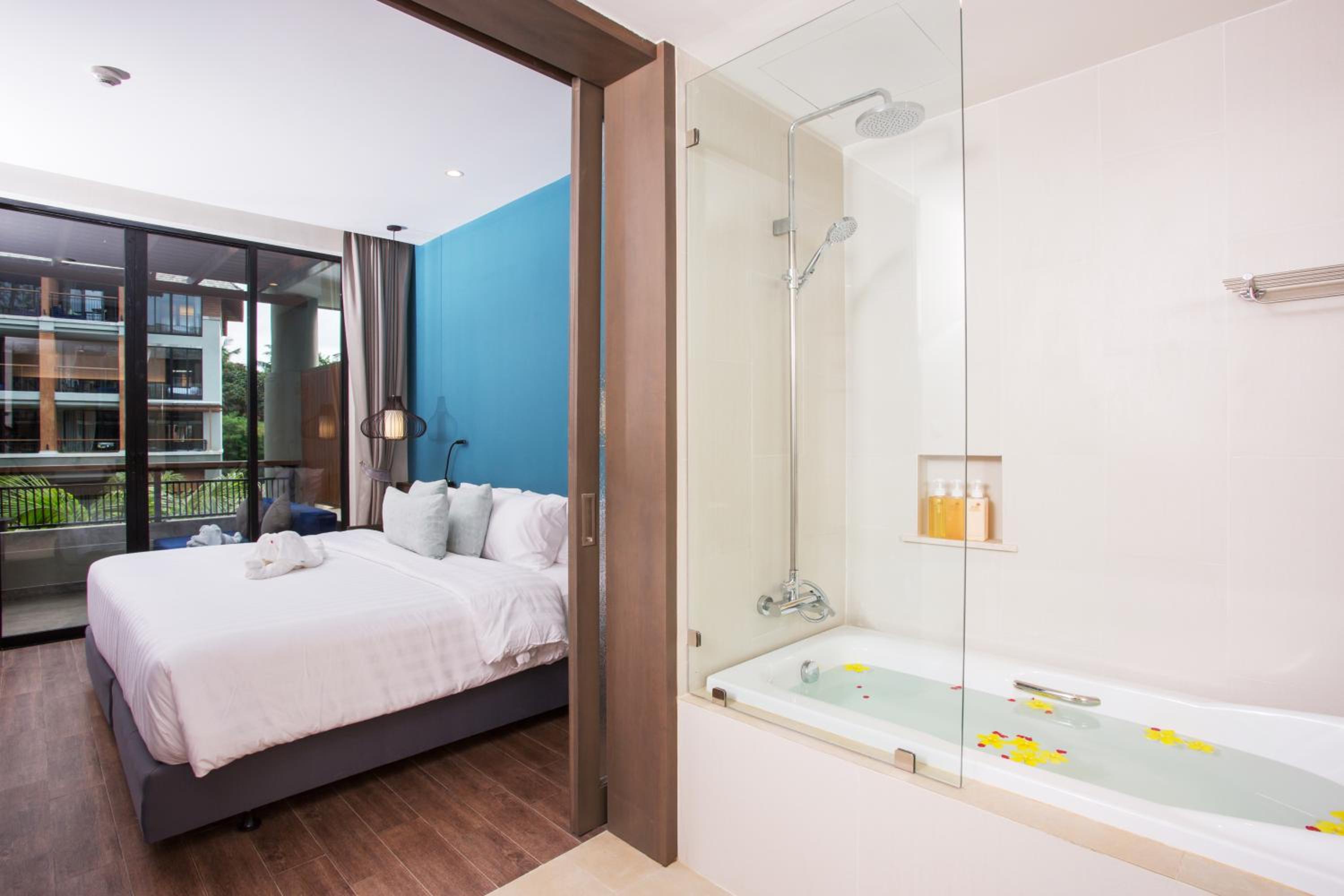 Deluxe Suite - Photo 8