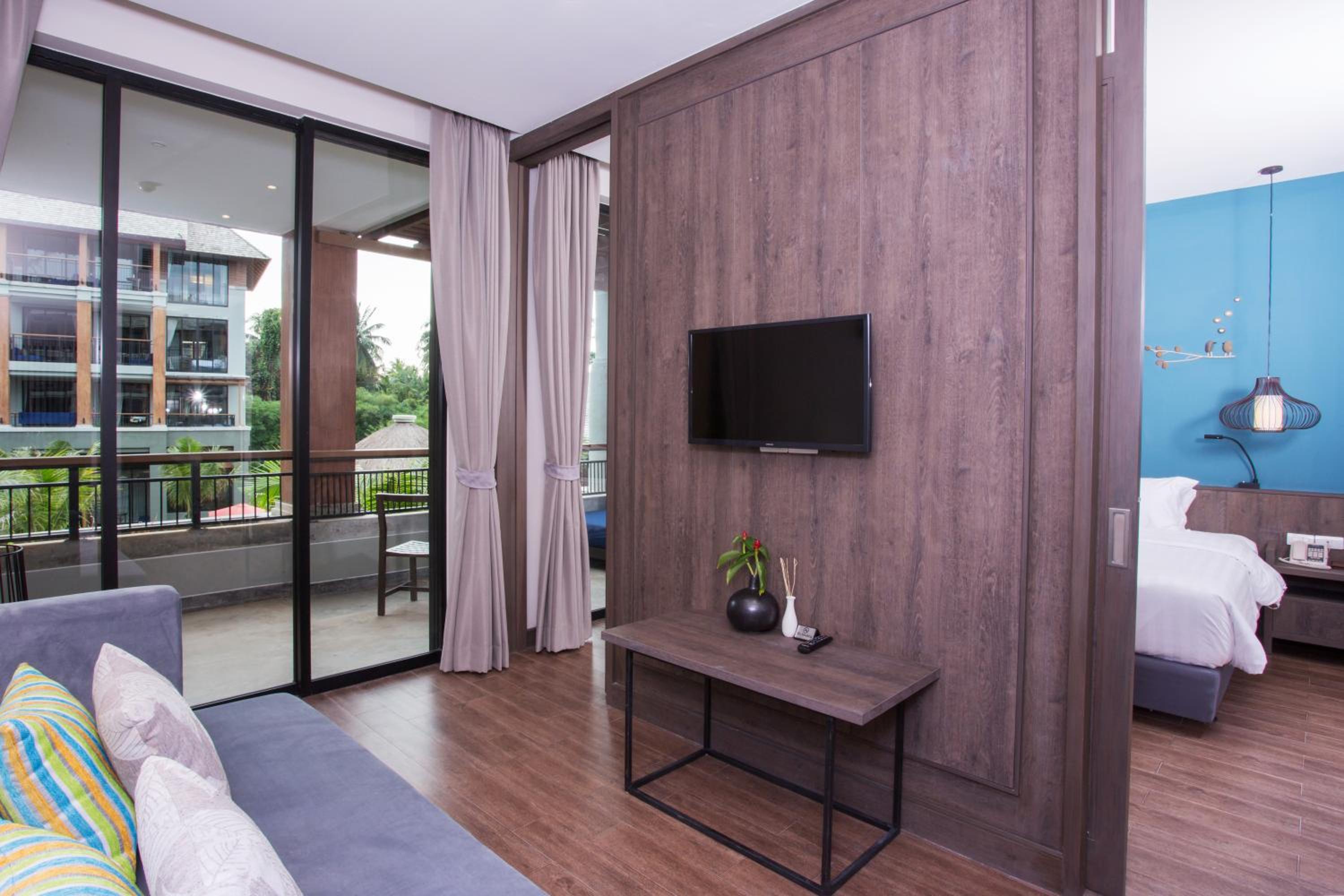 Deluxe Suite - Photo 5