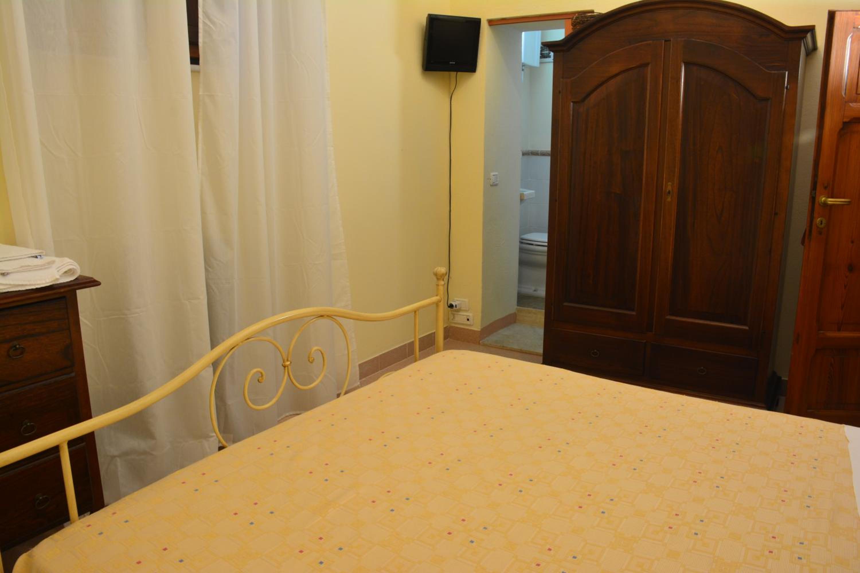 Four-Bedroom Apartment with Garden View photo 3