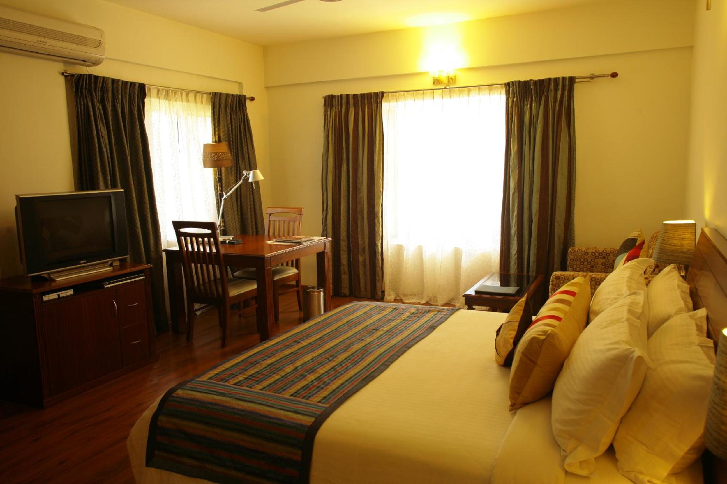 Deluxe Room - Photo 6