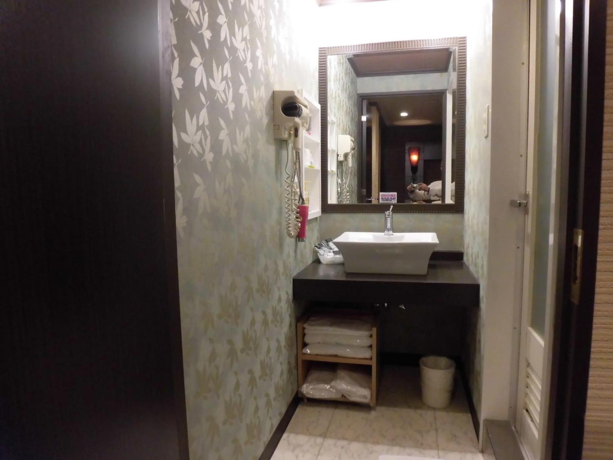 Double Room - 21:00 Check-in photo 3