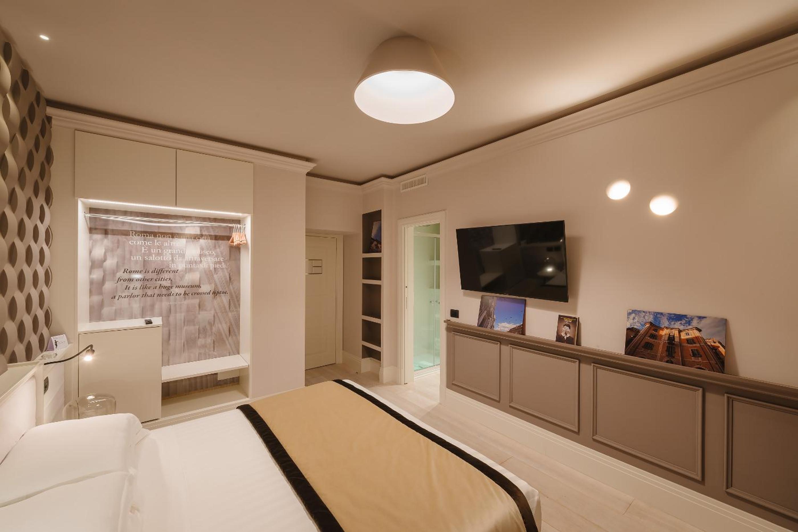 Deluxe Double or Twin Room photo 3