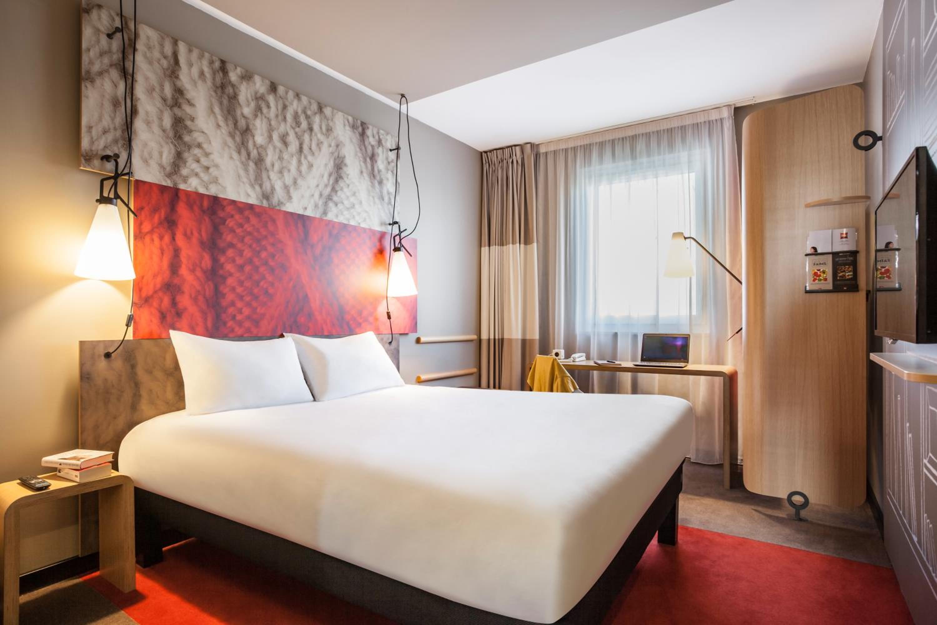 Standard Twin Room - Photo 16