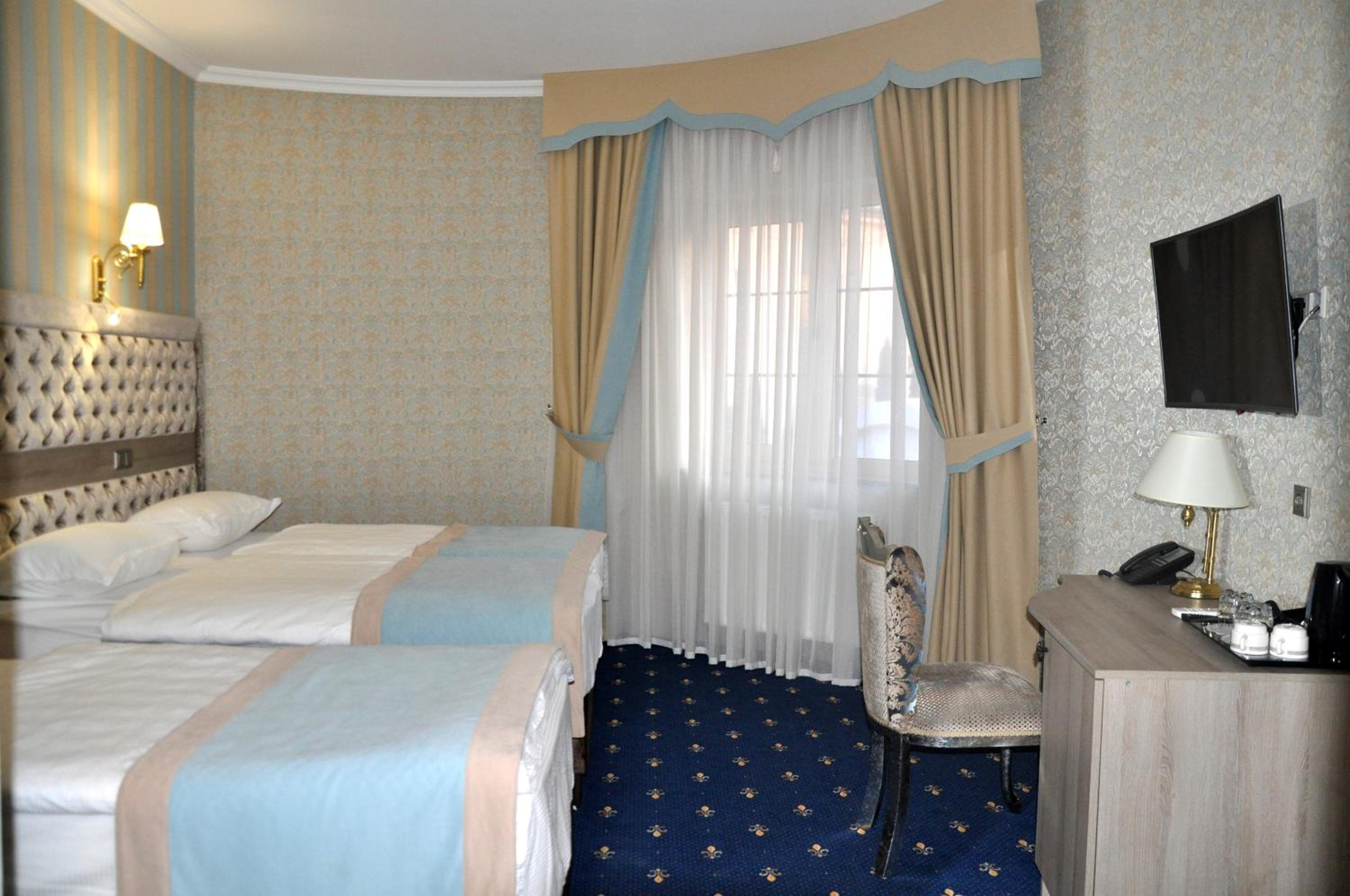 Classic Triple Room with Spa Access photo 1