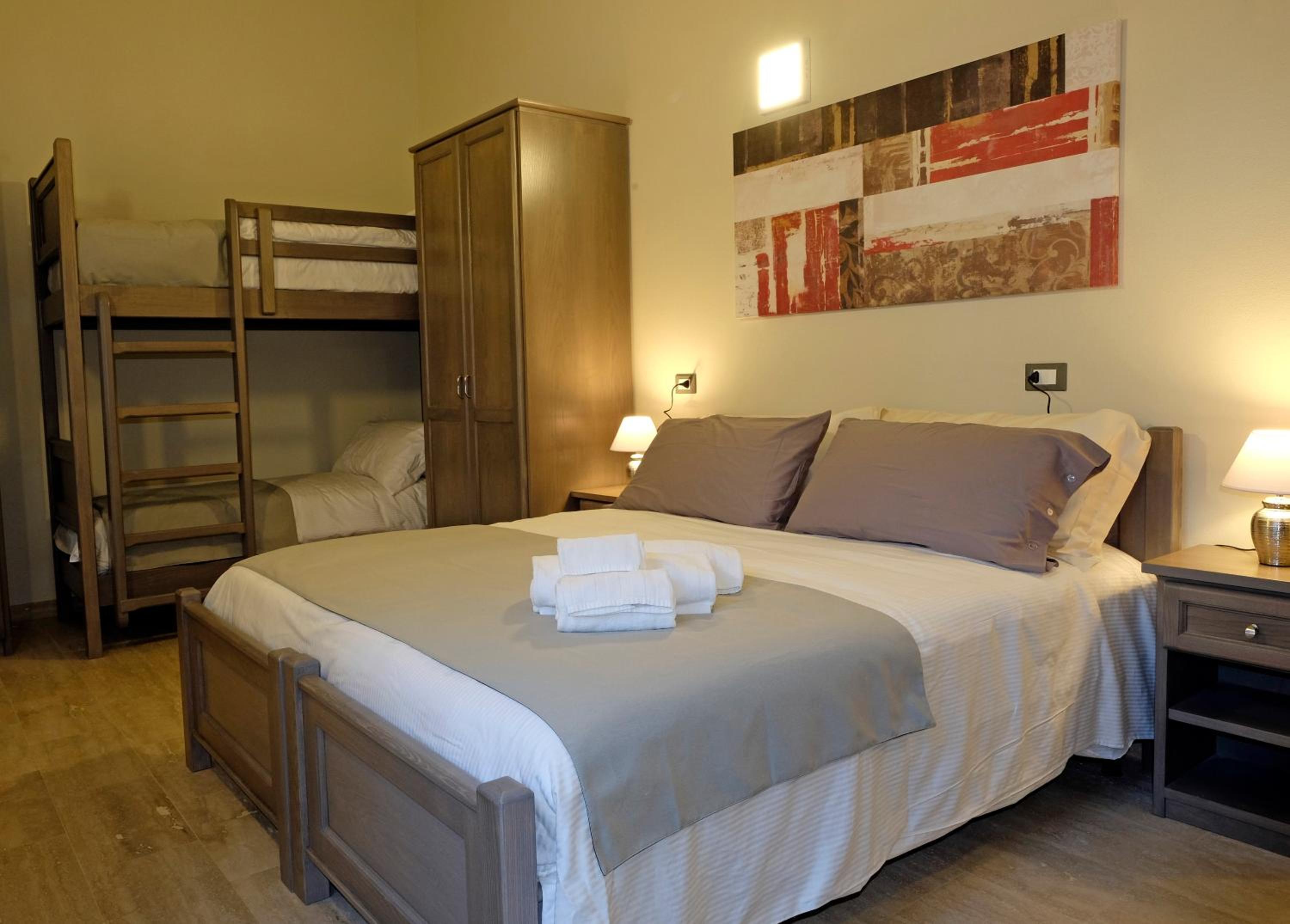 Quadruple Room with Terrace - Photo 2