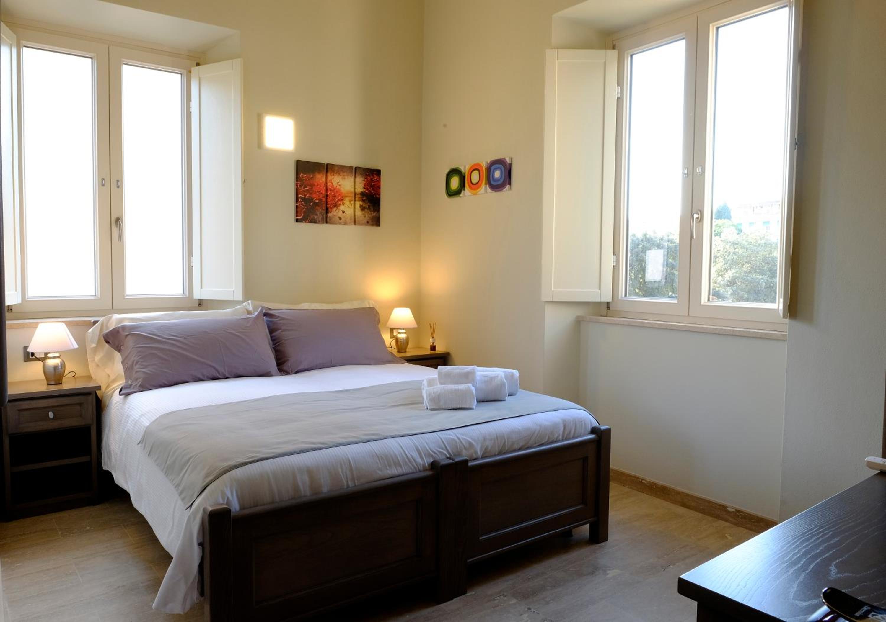 Deluxe Room (2 Adults + 1 Child) - Photo 1