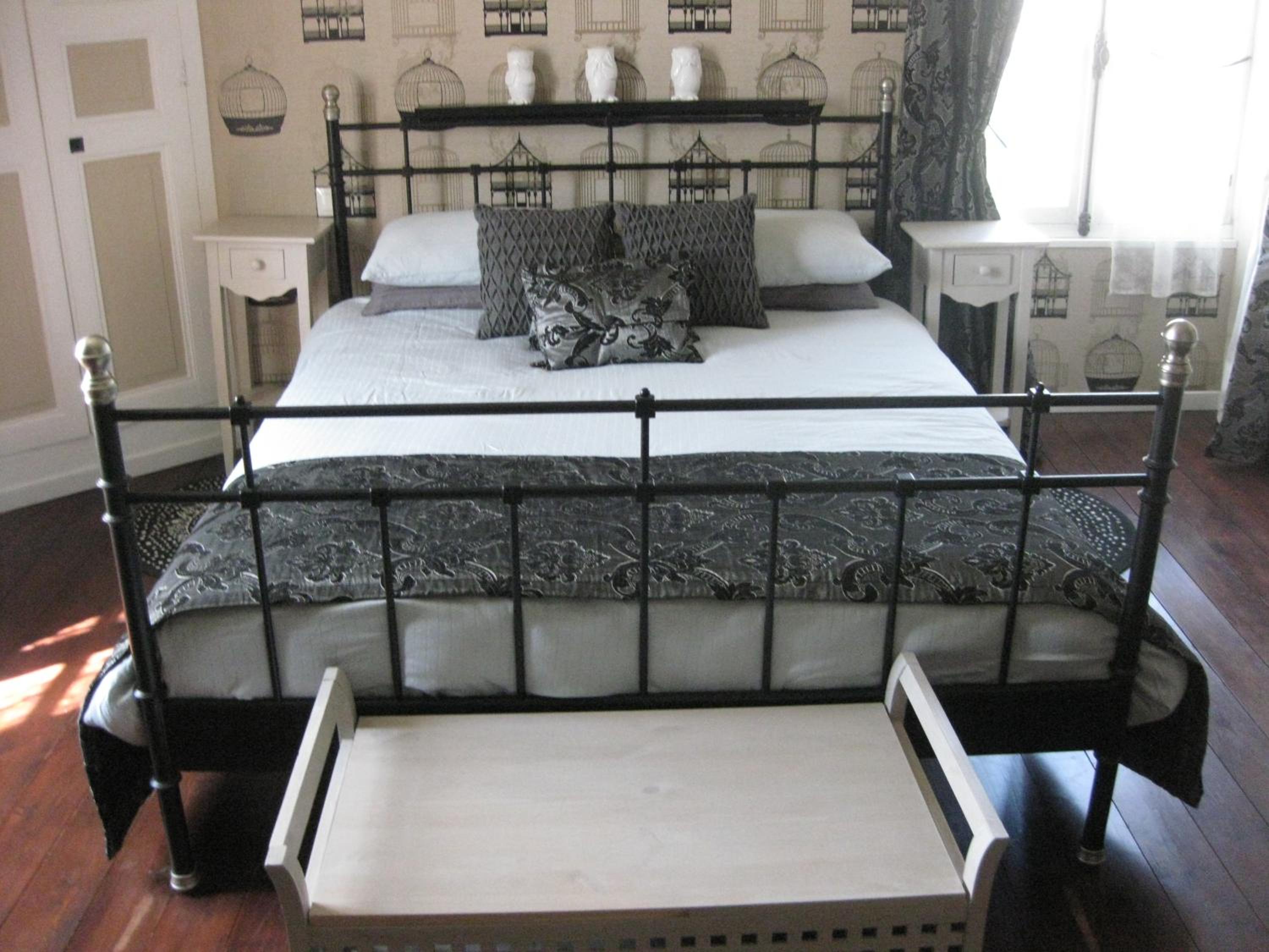 Family Room with Private Bathroom - Photo 3