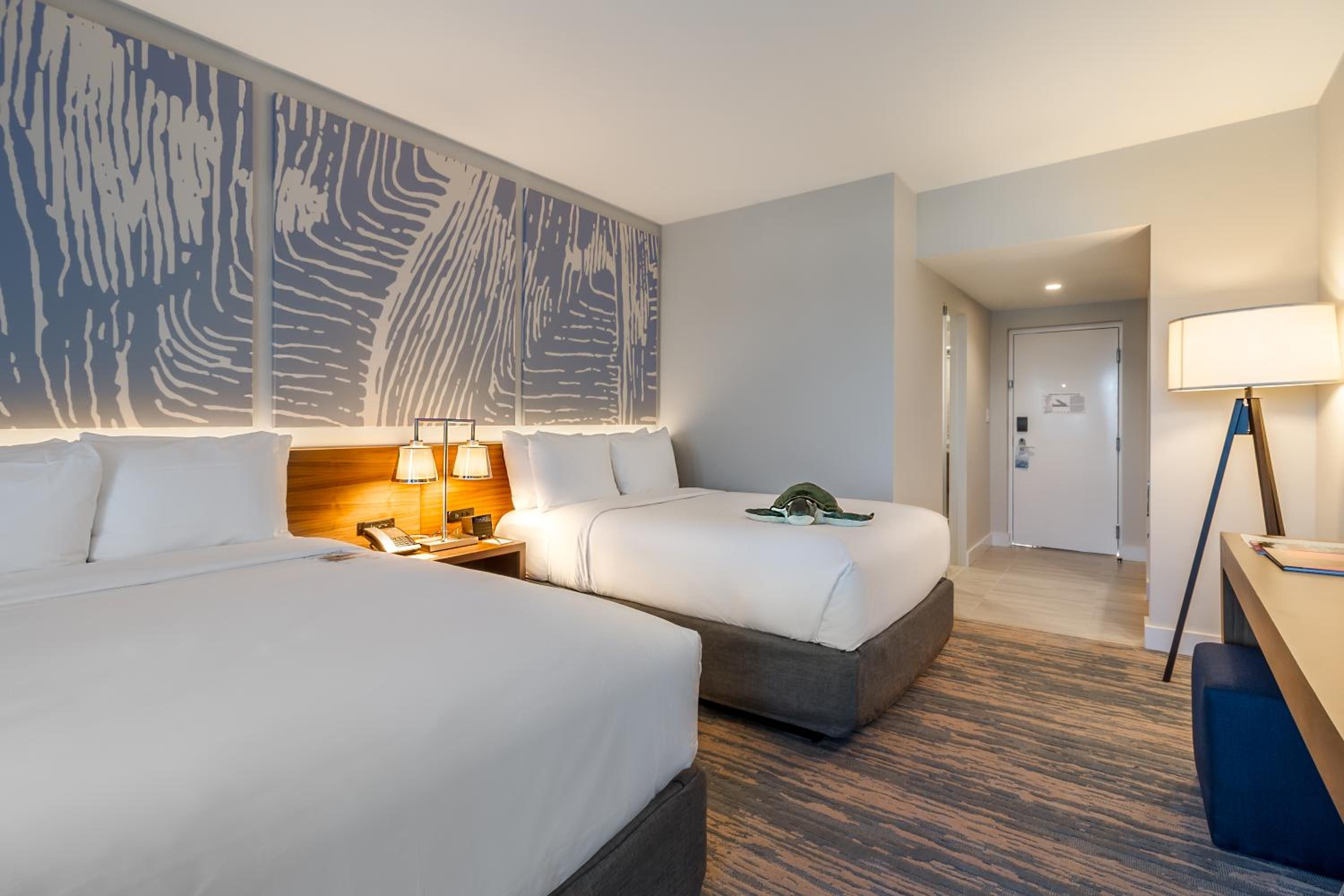 Double or Twin Room with Partial Sea View - Photo 9
