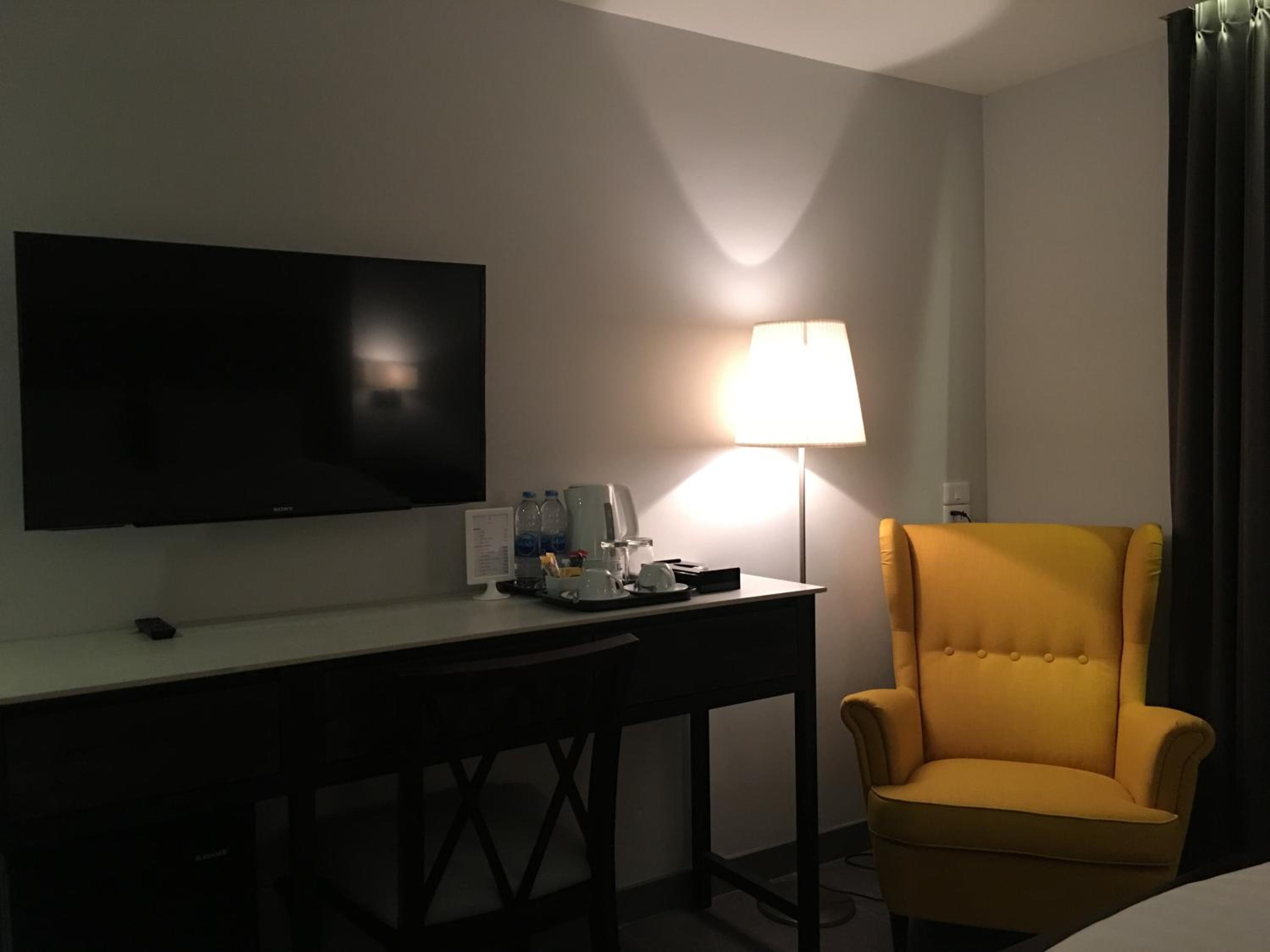 Deluxe Room - Photo 6