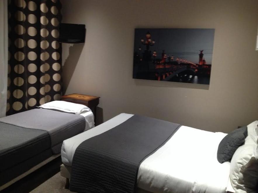 Triple Room With 1 Double Bed And 1 Single Bed photo 1