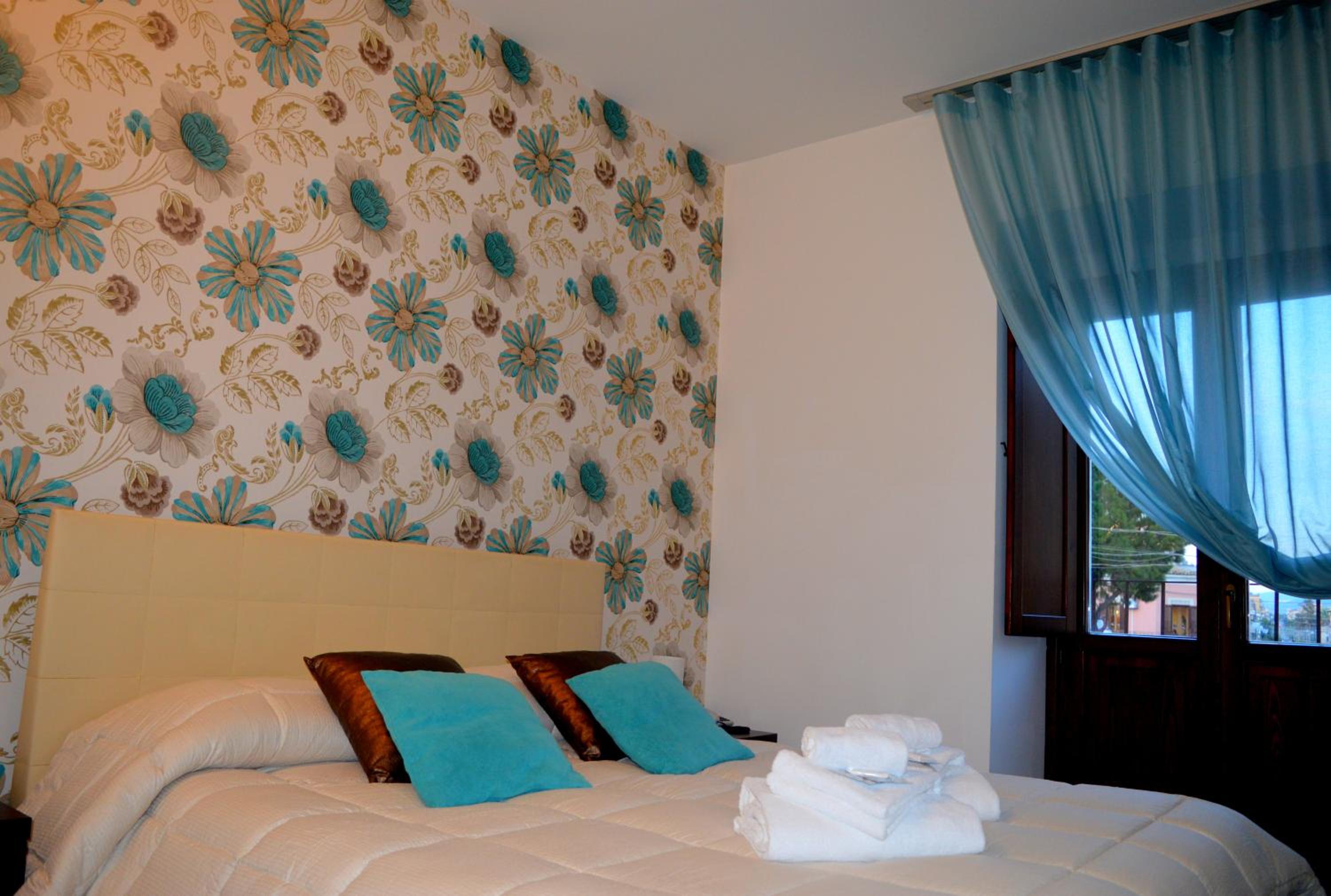 Deluxe Double Room with Balcony photo 3