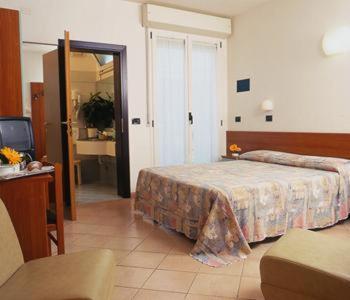 Quadruple Room - Photo 3