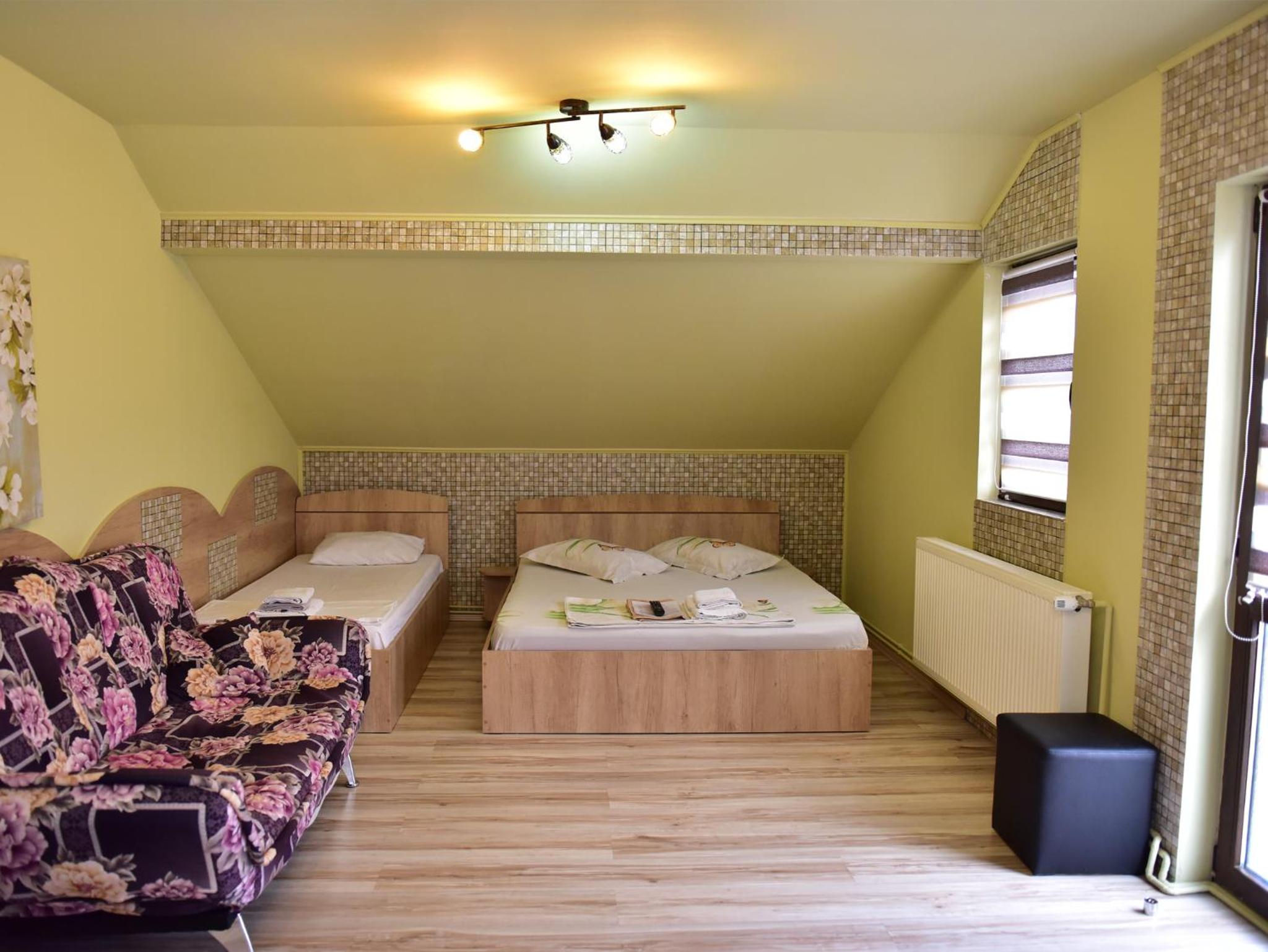4-Bed Mixed Dormitory Room photo 1