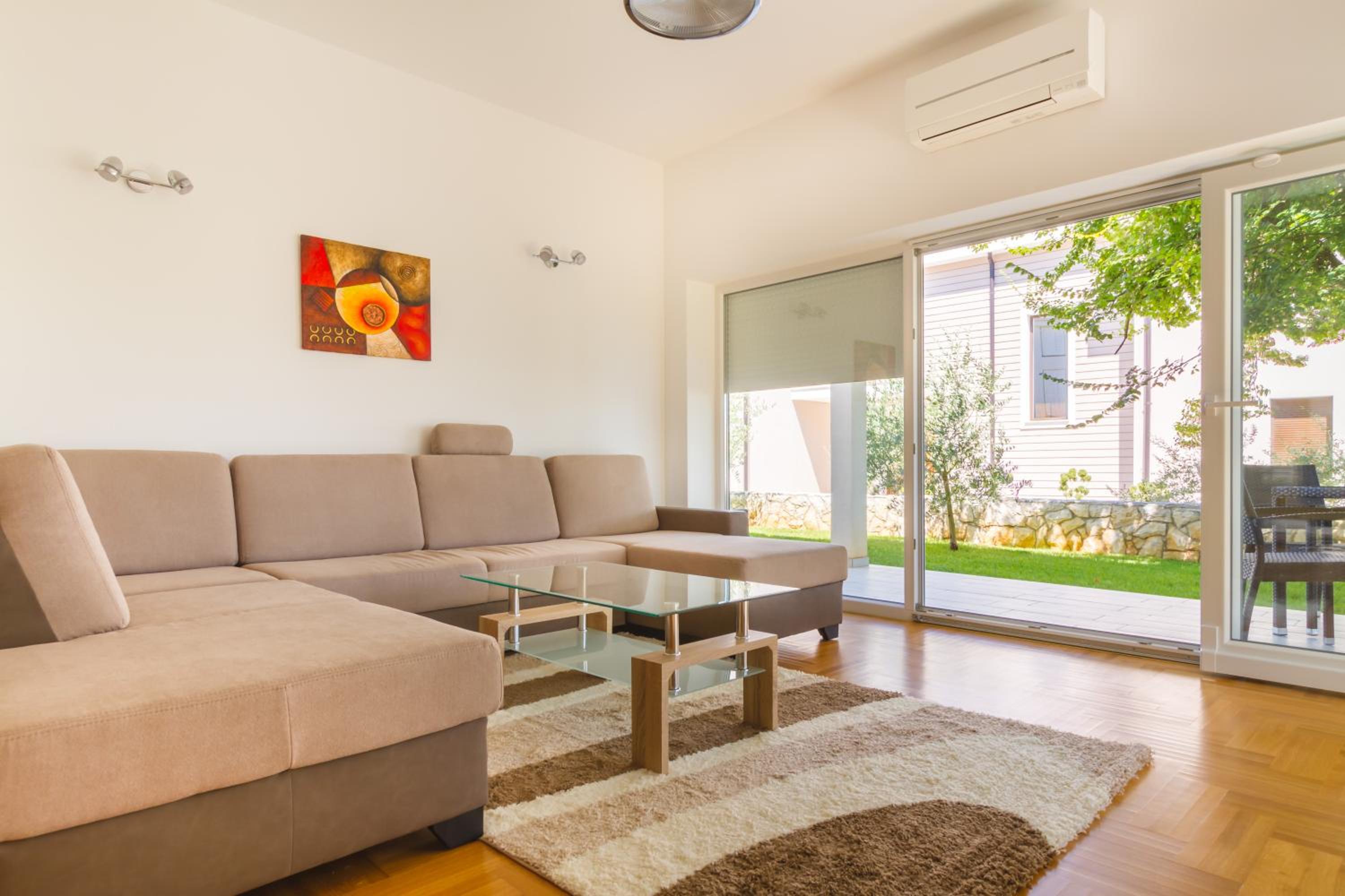 Apartment with Garden View