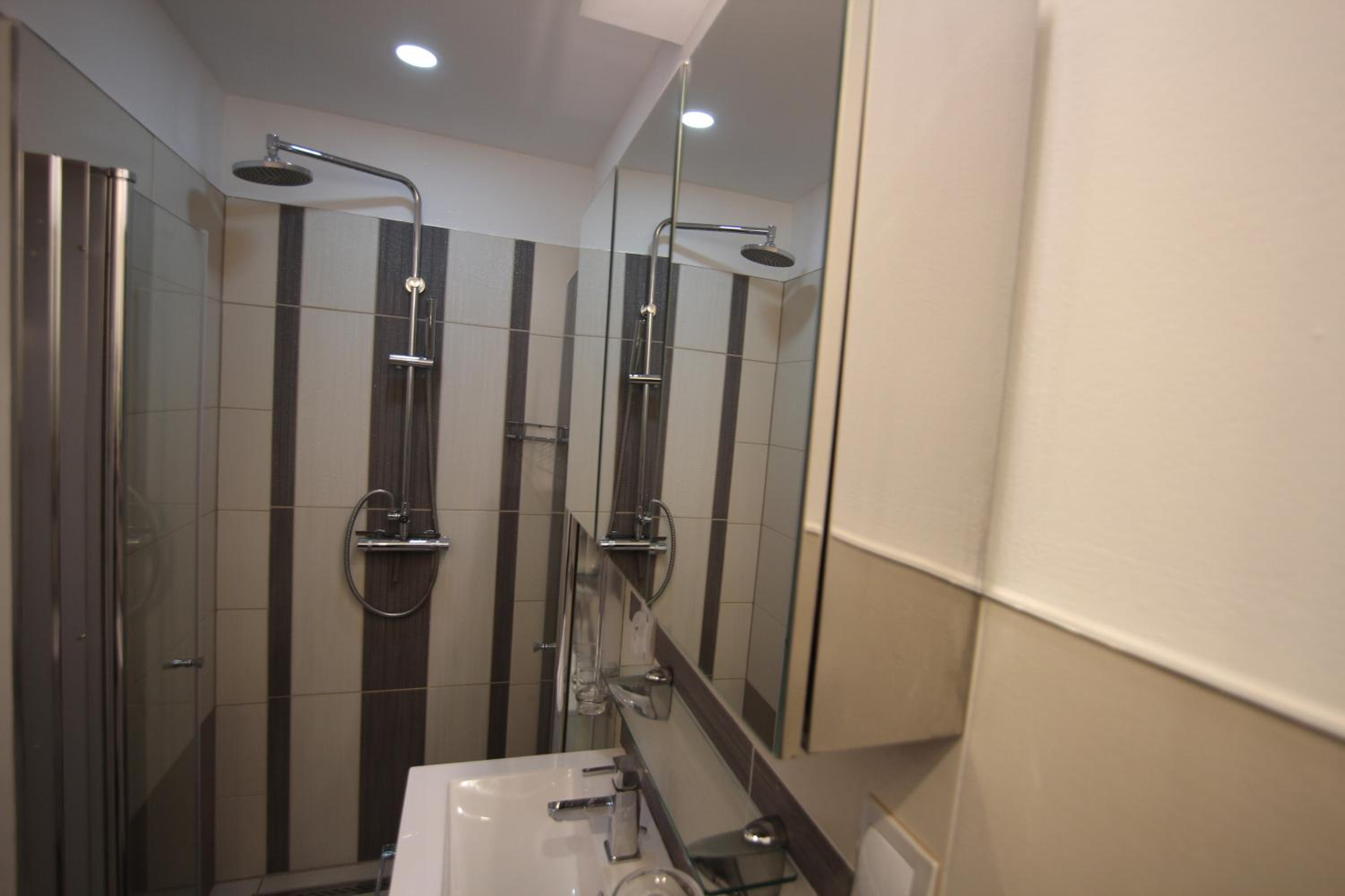 Double or Twin Room photo 3