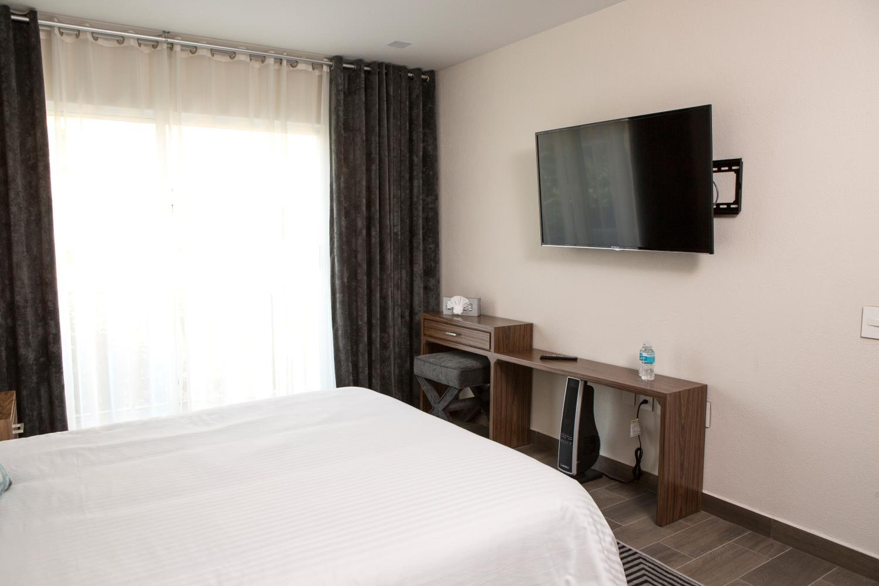 Executive Suite thumbnail 6
