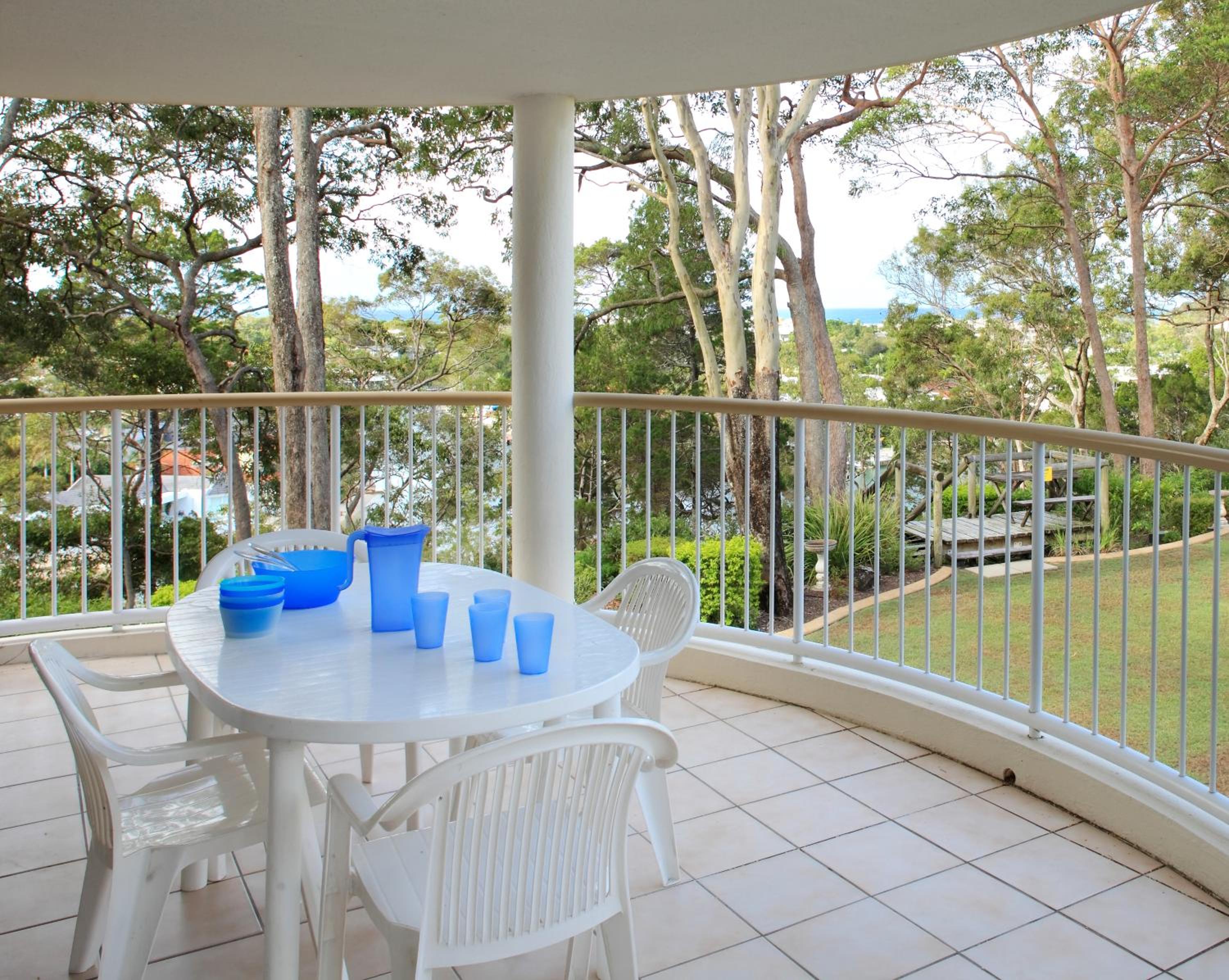 Three-Bedroom Apartment with Balcony - Photo 19