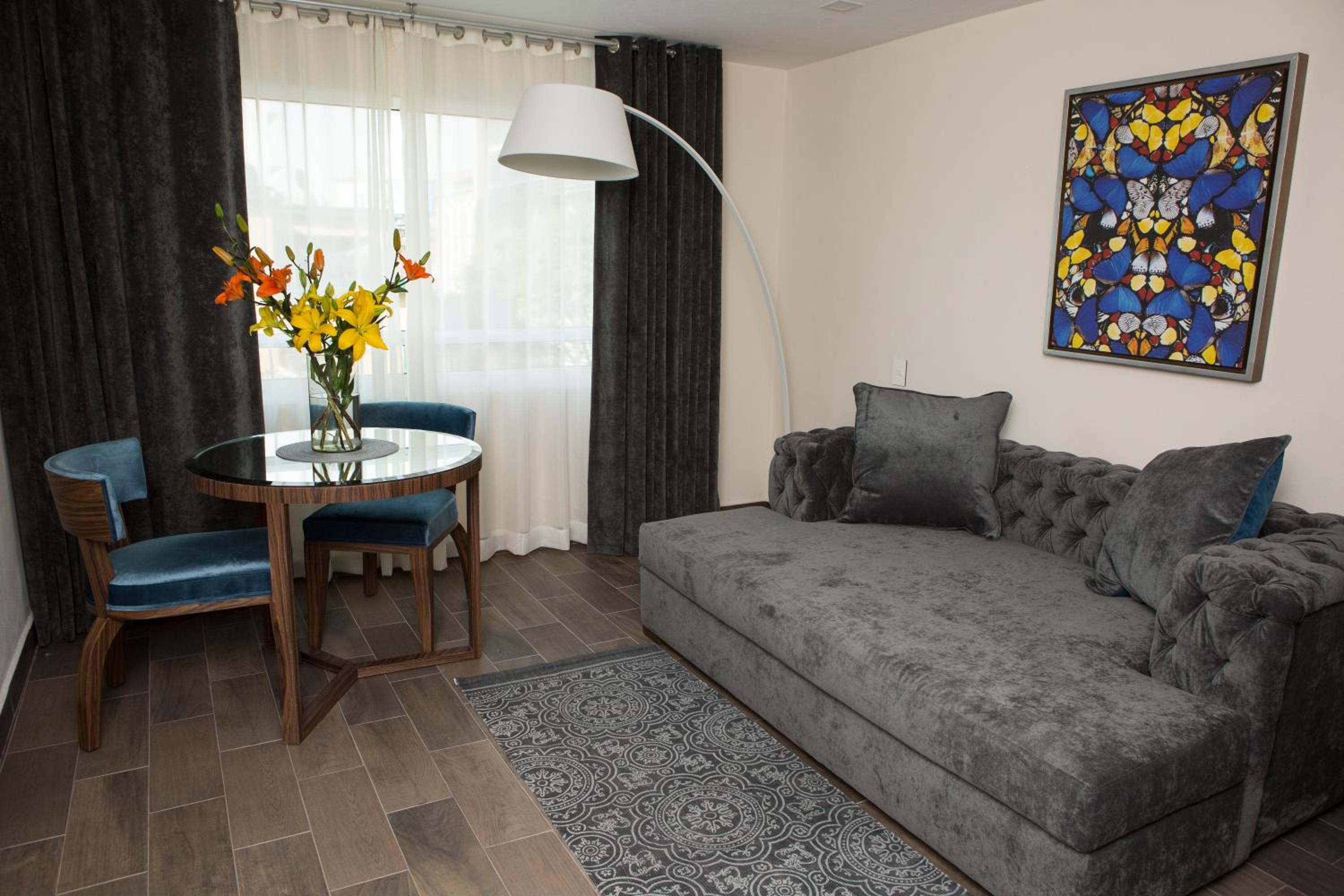 Senior Suite