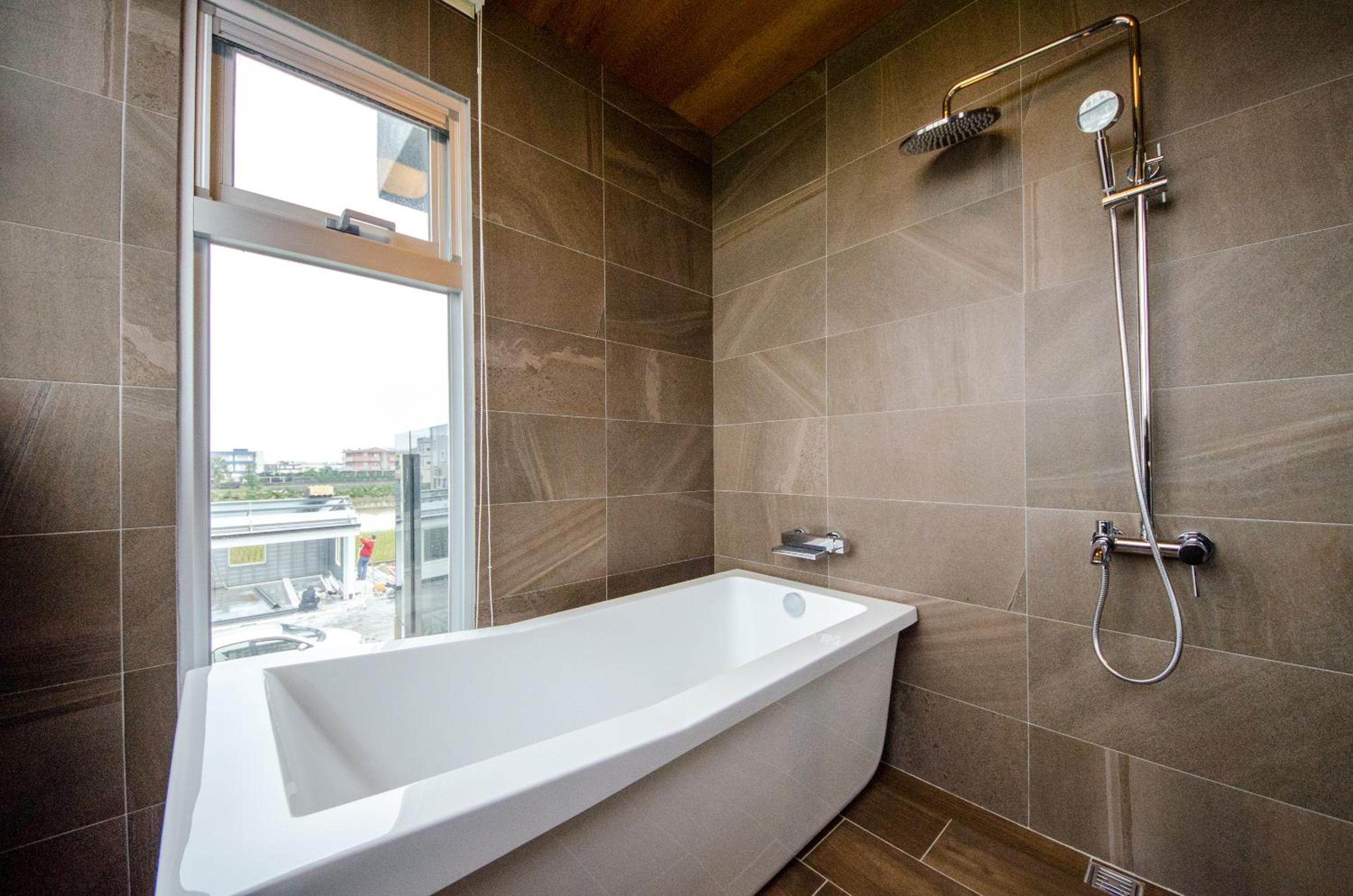 Deluxe Double Room with Balcony - Photo 42
