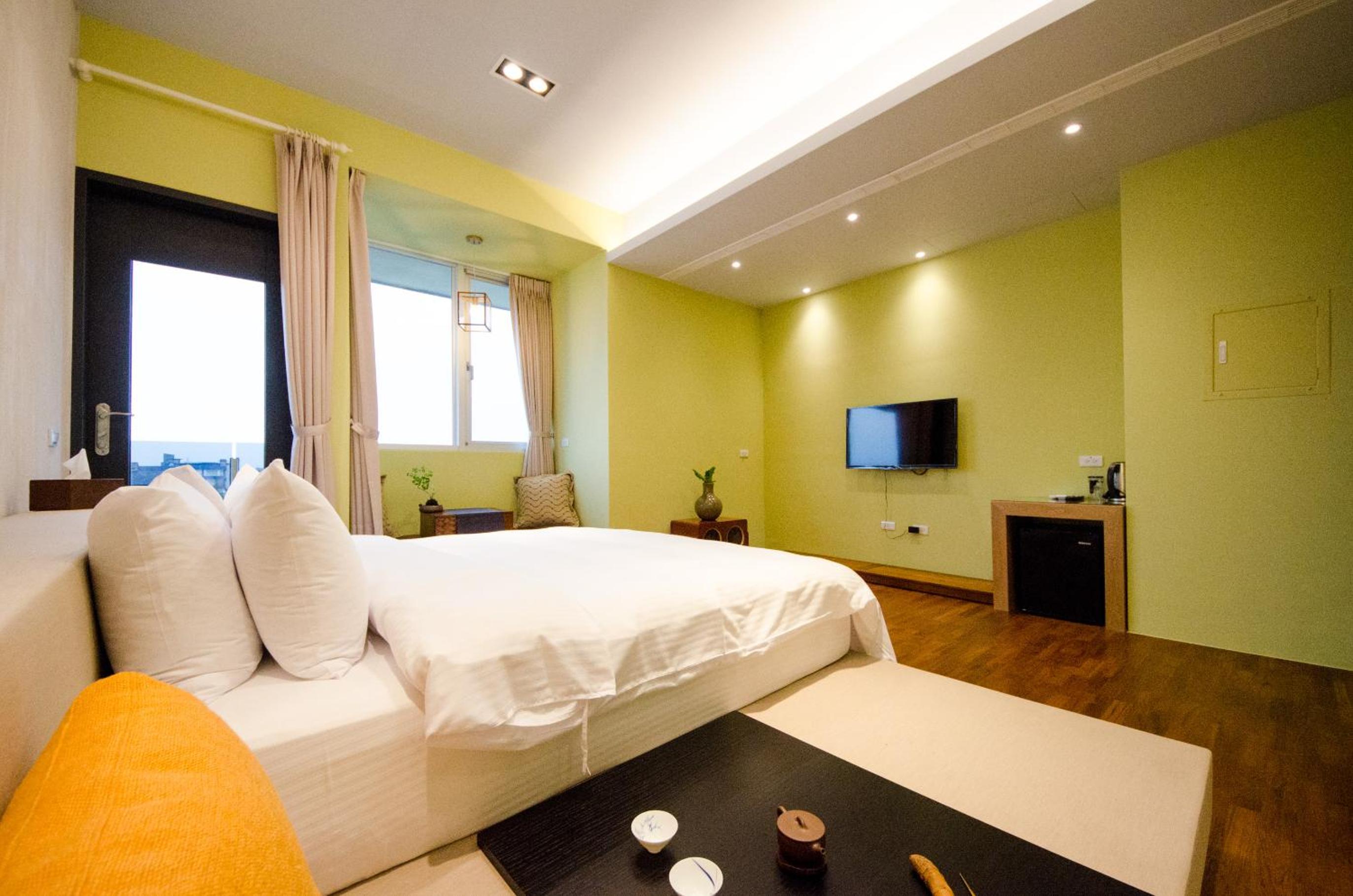 Deluxe Double Room with Balcony - Photo 33