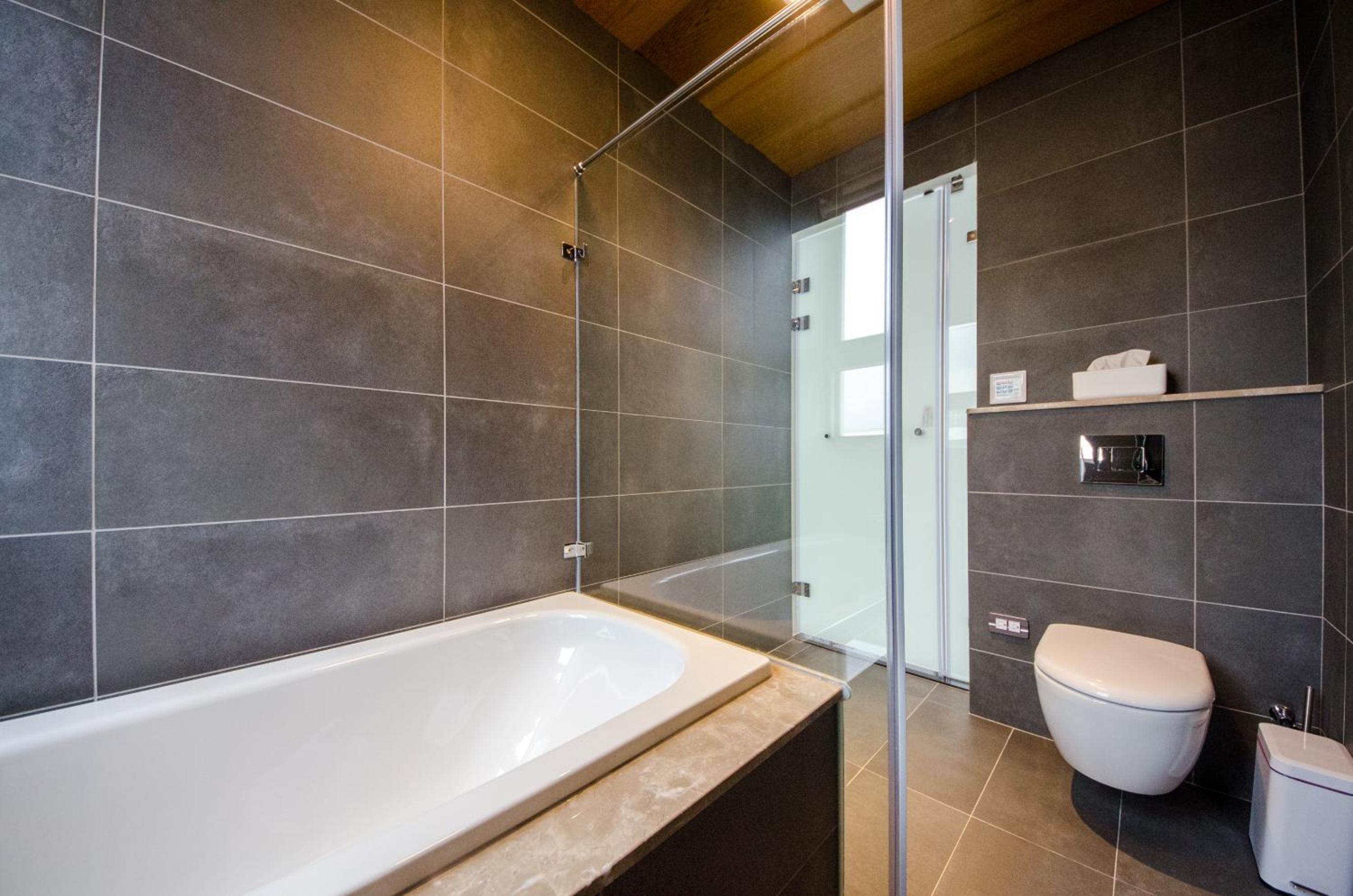 Deluxe Double Room with Balcony - Photo 37