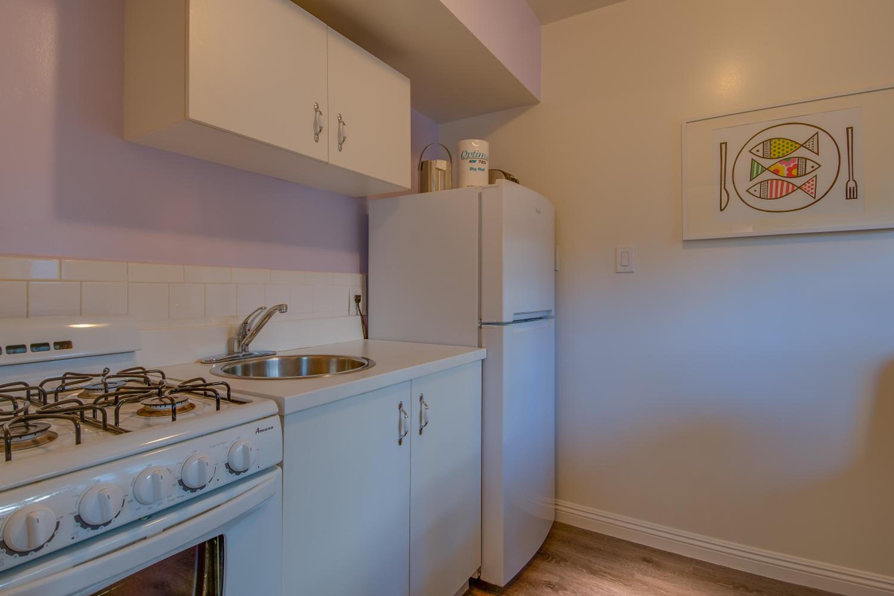 One Bedroom with Kitchenette thumbnail 5