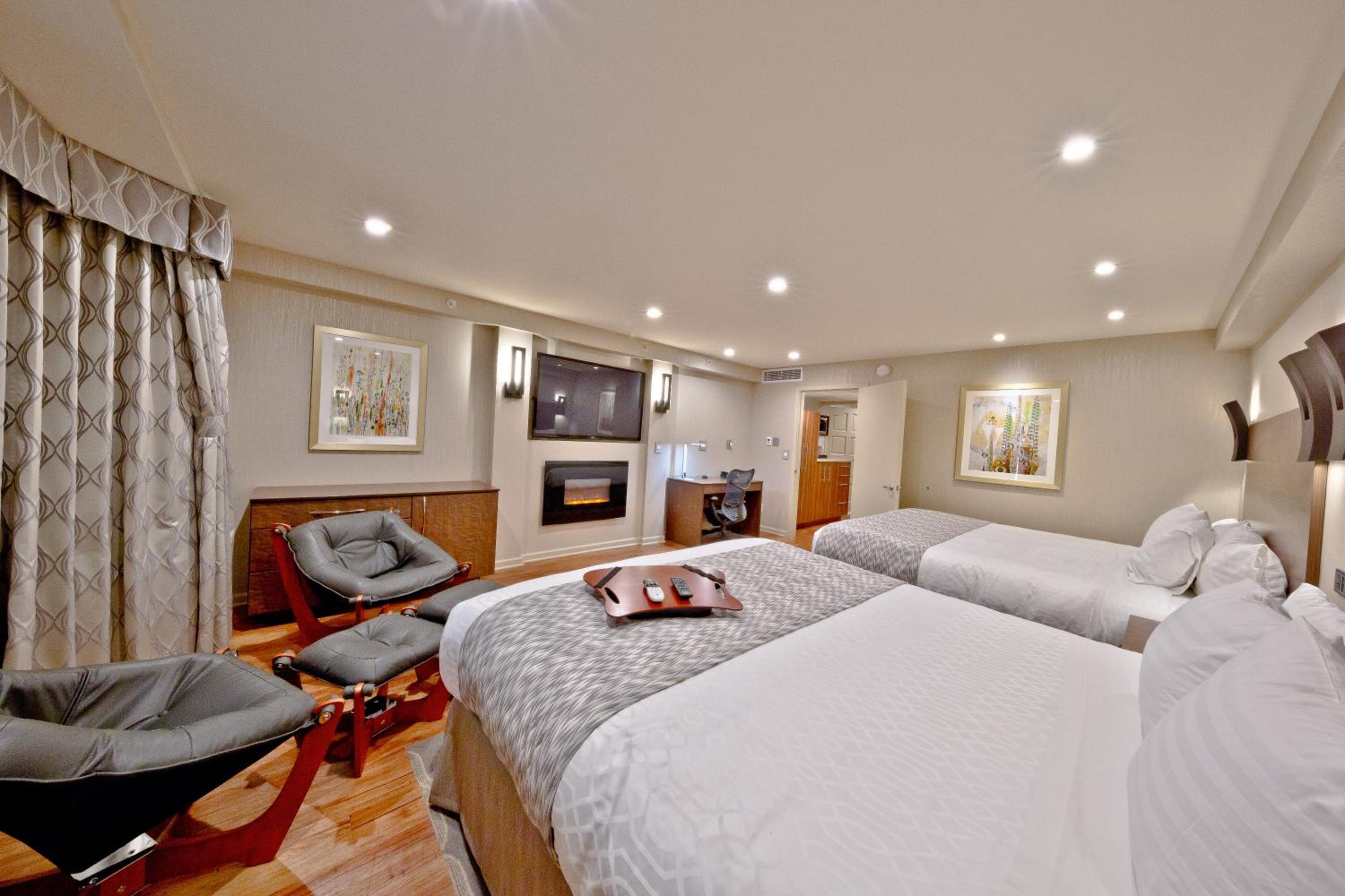 Deluxe Two-Bedroom Suite photo 1